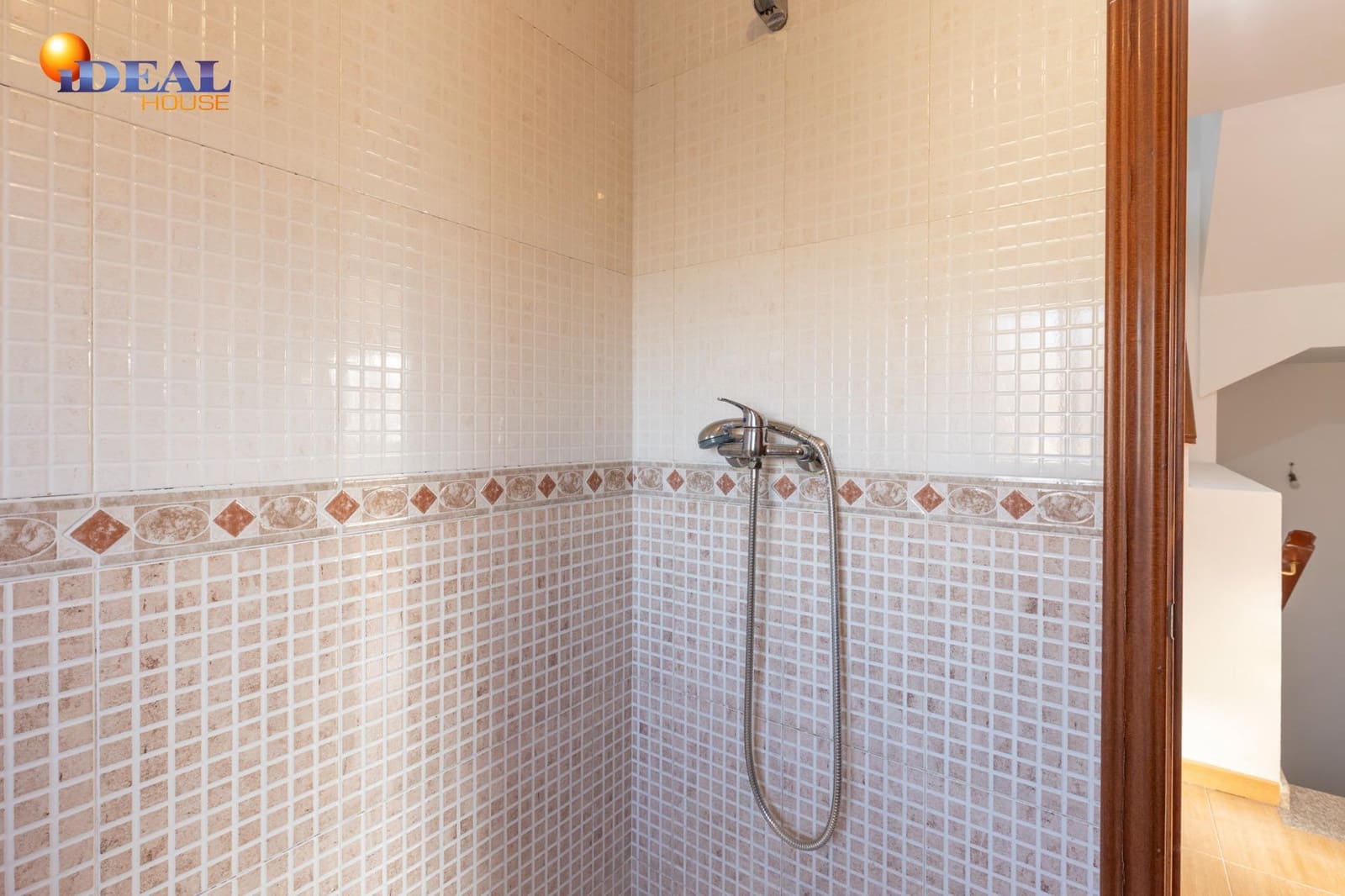 3 soveværelse Rækkehus til salg i Fuente Vaqueros med garage - € 169.900 (Ref: 9561725)