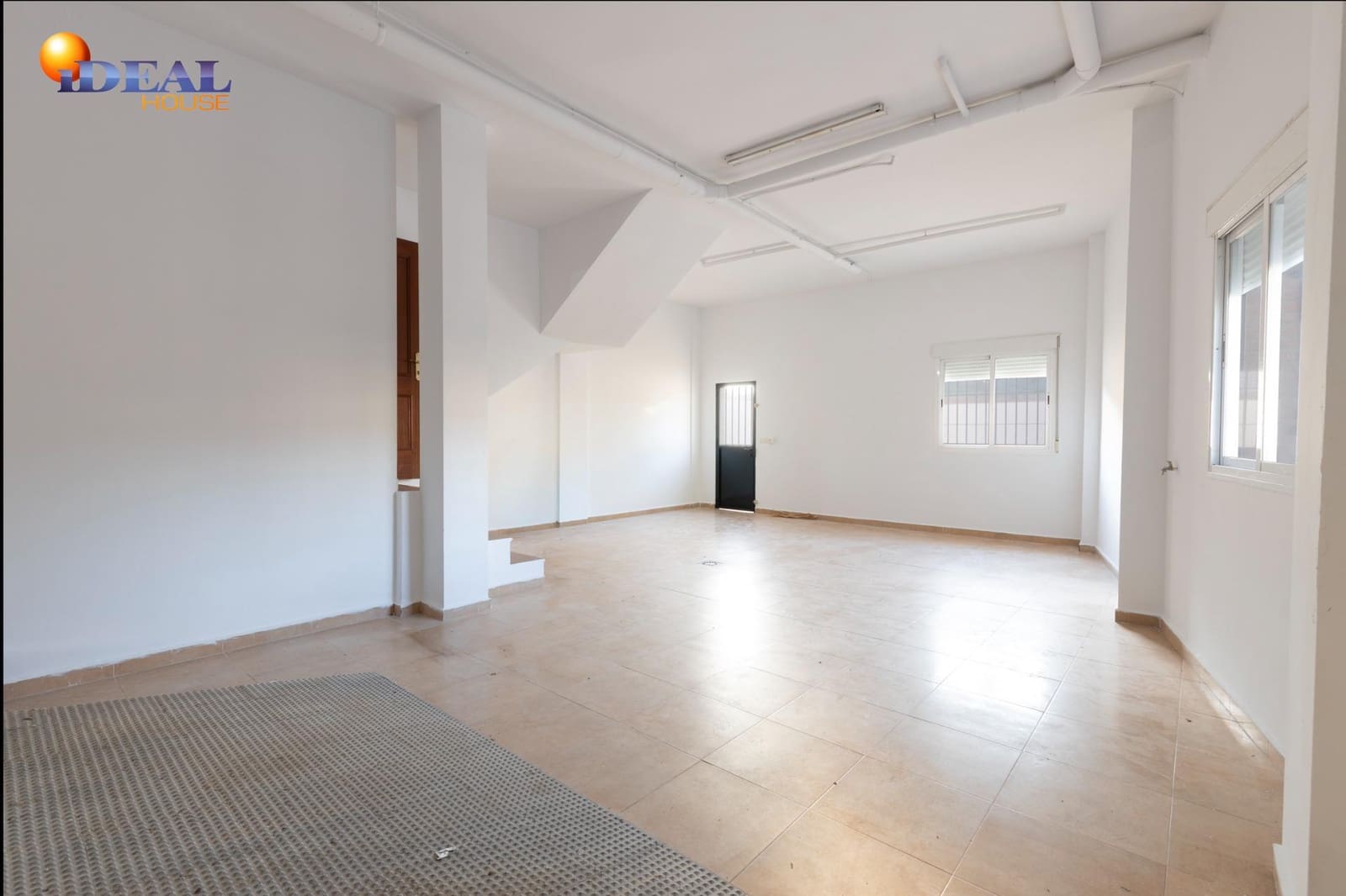 3 soveværelse Rækkehus til salg i Fuente Vaqueros med garage - € 169.900 (Ref: 9561725)