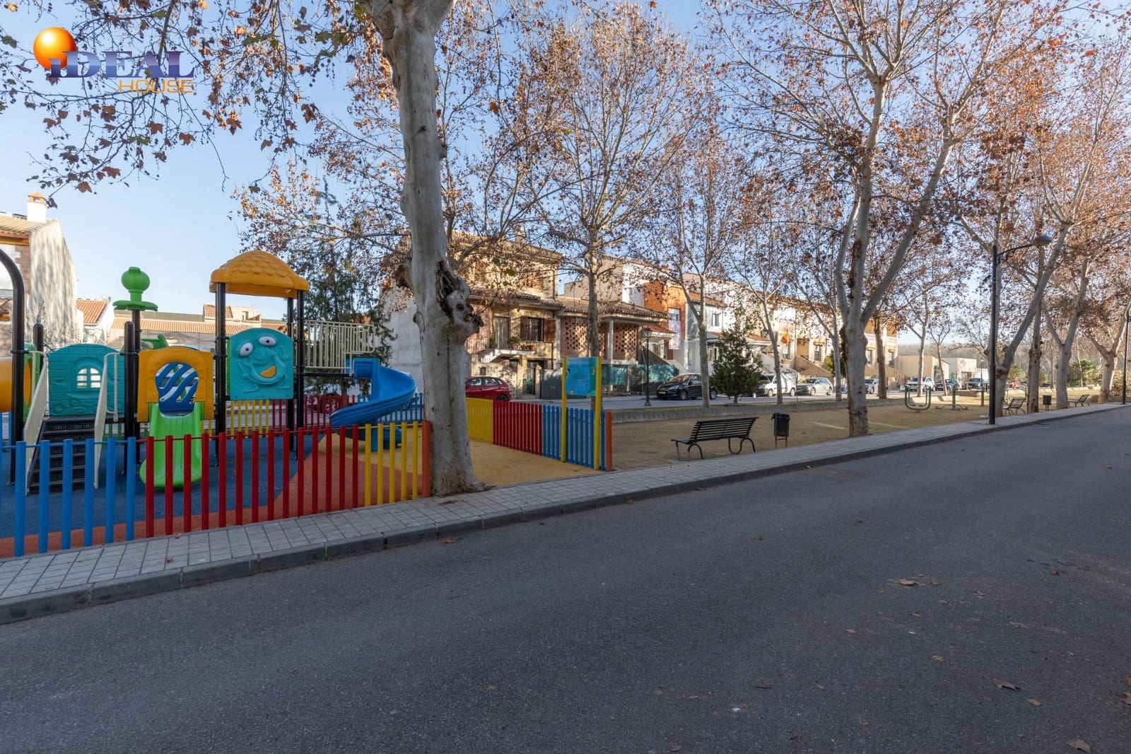 3 soveværelse Rækkehus til salg i Fuente Vaqueros med garage - € 169.900 (Ref: 9561725)