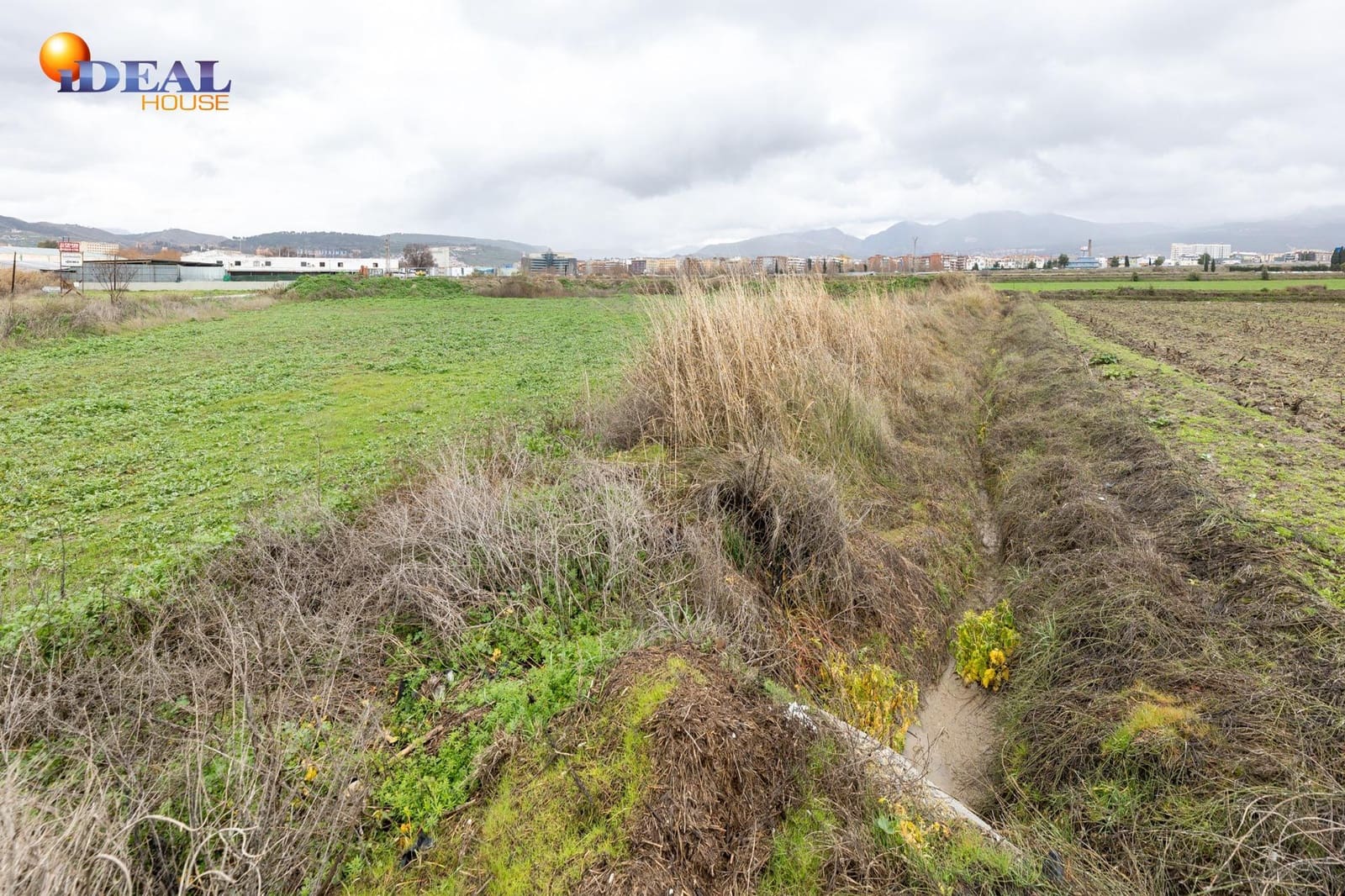 Grunde uden byggetilladelser til salg i Armilla - € 45.500 (Ref: 9565111)