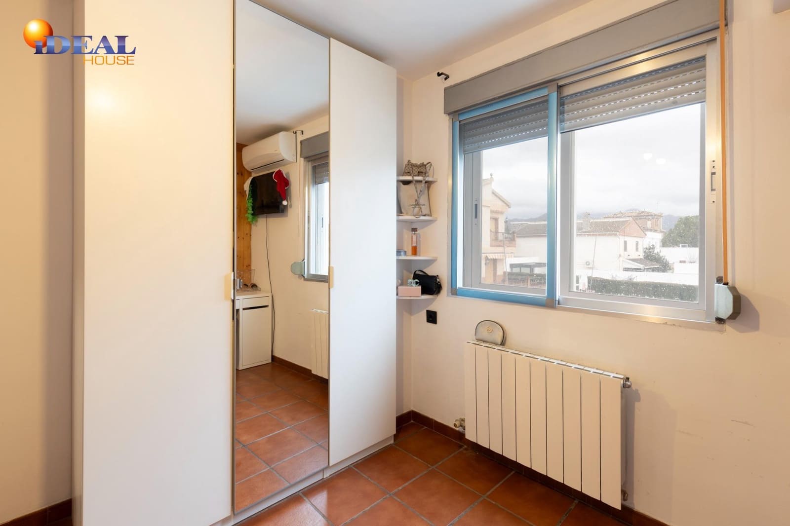 3 sovrum Radhus till salu i Ogijares med pool garage - 289 000 € (Ref: 9565112)