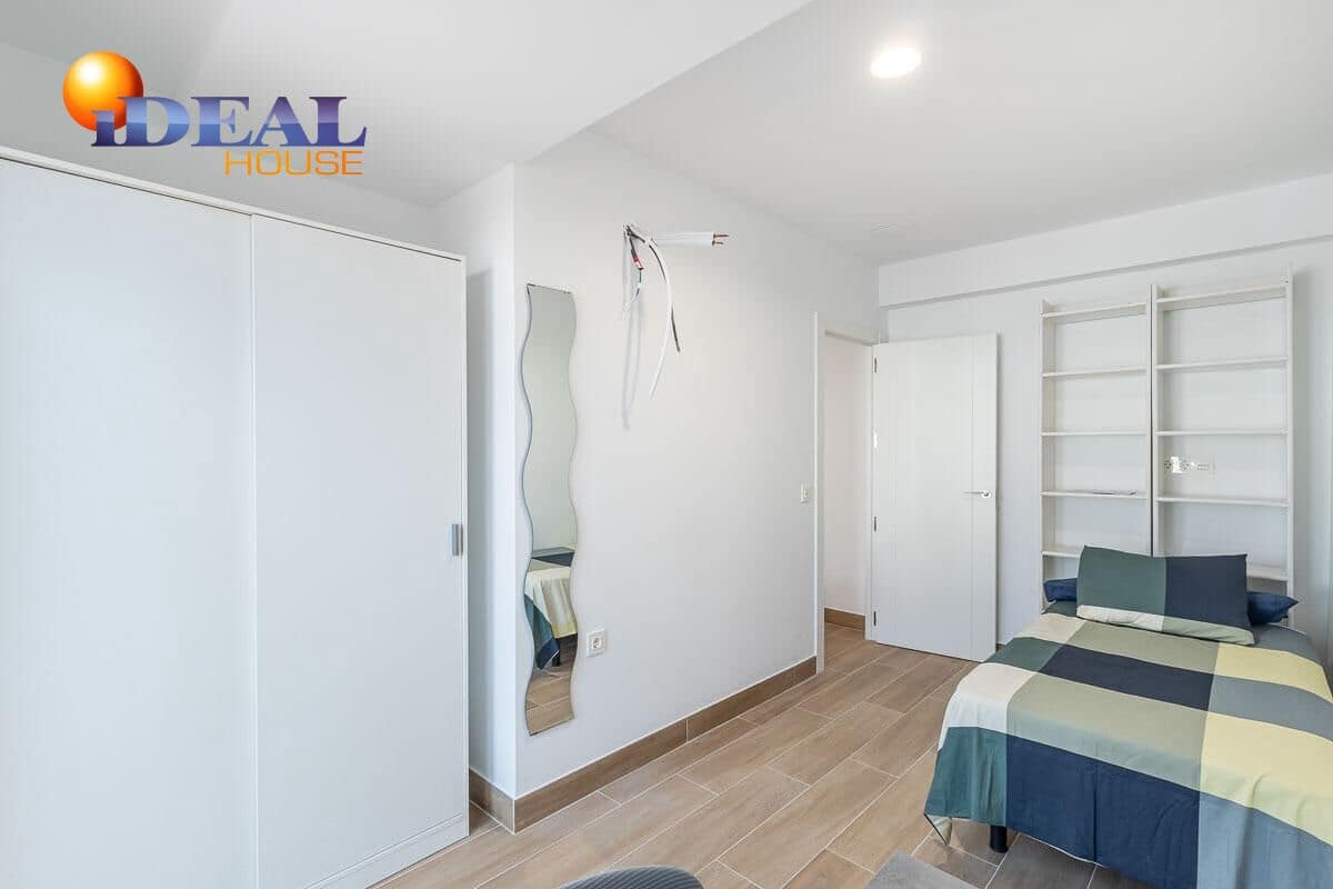 4 soveværelse Penthouse til salg i Granada by - € 390.000 (Ref: 9565115)