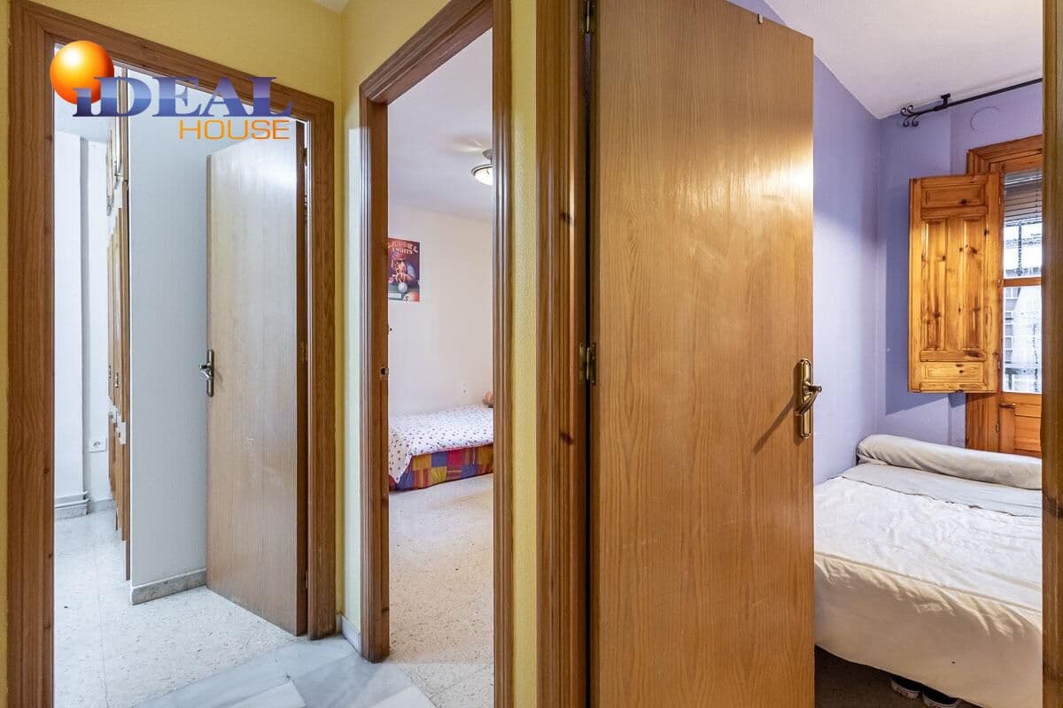 4 soveværelse Semi-Rækkehus til salg i Granada by - € 329.000 (Ref: 9565116)