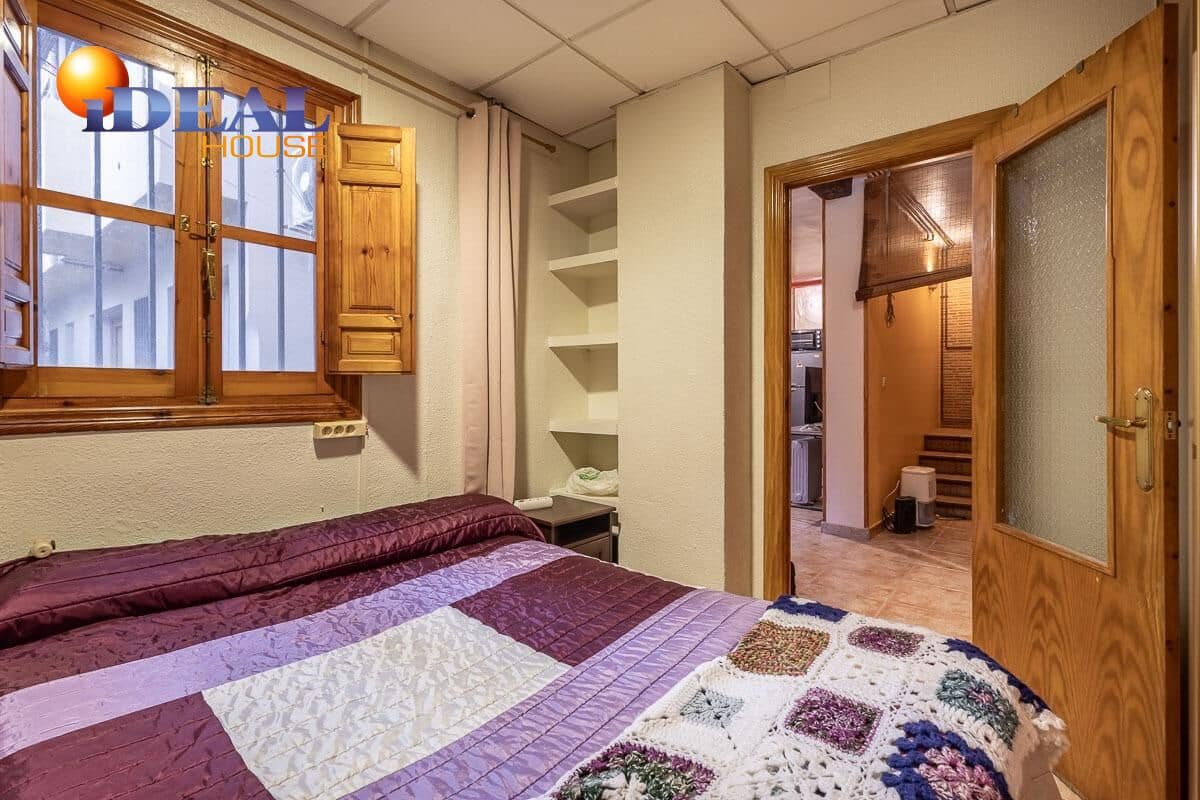 4 soveværelse Semi-Rækkehus til salg i Granada by - € 329.000 (Ref: 9565116)