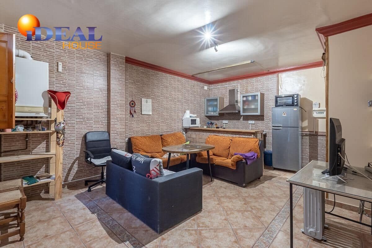 4 soveværelse Semi-Rækkehus til salg i Granada by - € 329.000 (Ref: 9565116)