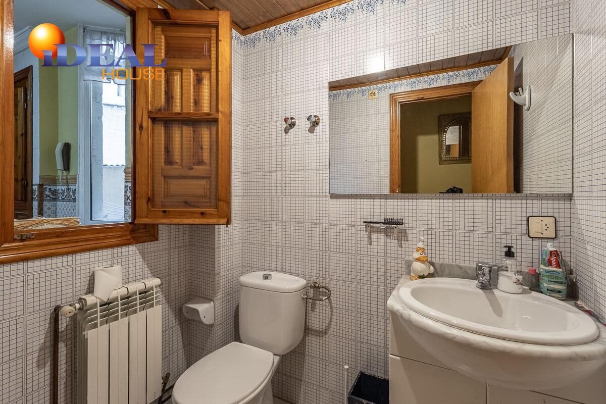 4 soveværelse Semi-Rækkehus til salg i Granada by - € 329.000 (Ref: 9565116)