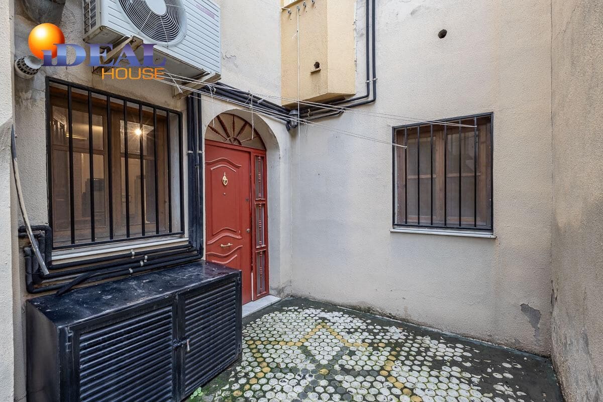 4 soveværelse Semi-Rækkehus til salg i Granada by - € 329.000 (Ref: 9565116)