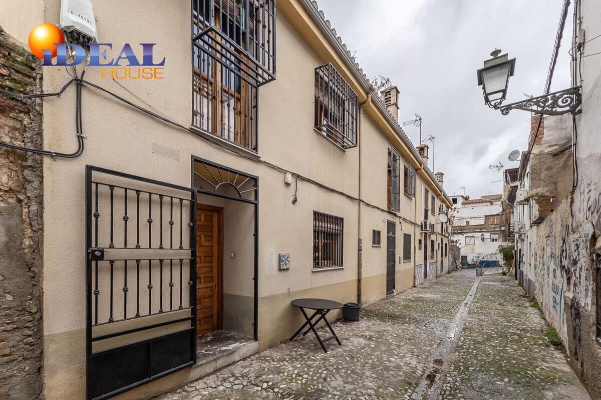 4 soveværelse Semi-Rækkehus til salg i Granada by - € 329.000 (Ref: 9565116)