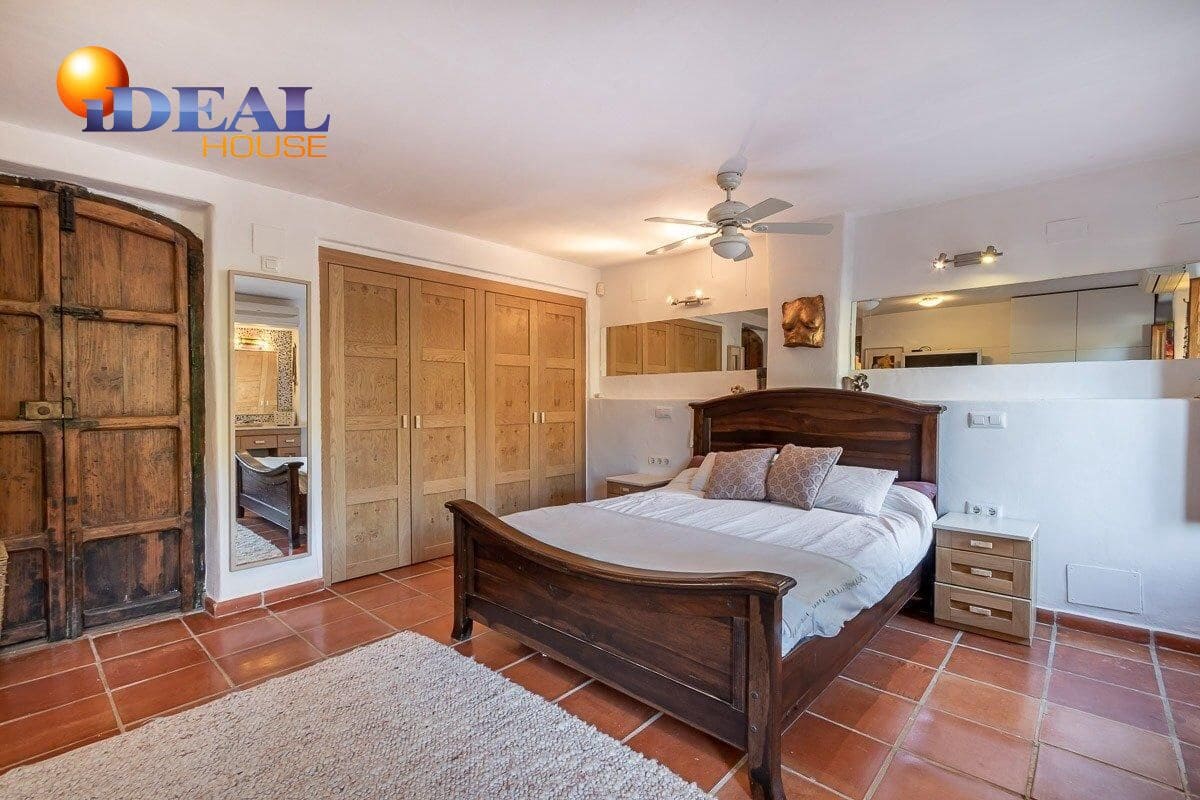 14 chambre Villa/Maison à vendre à Alcaudete avec piscine garage - 1 190 000 € (Ref: 9571104)