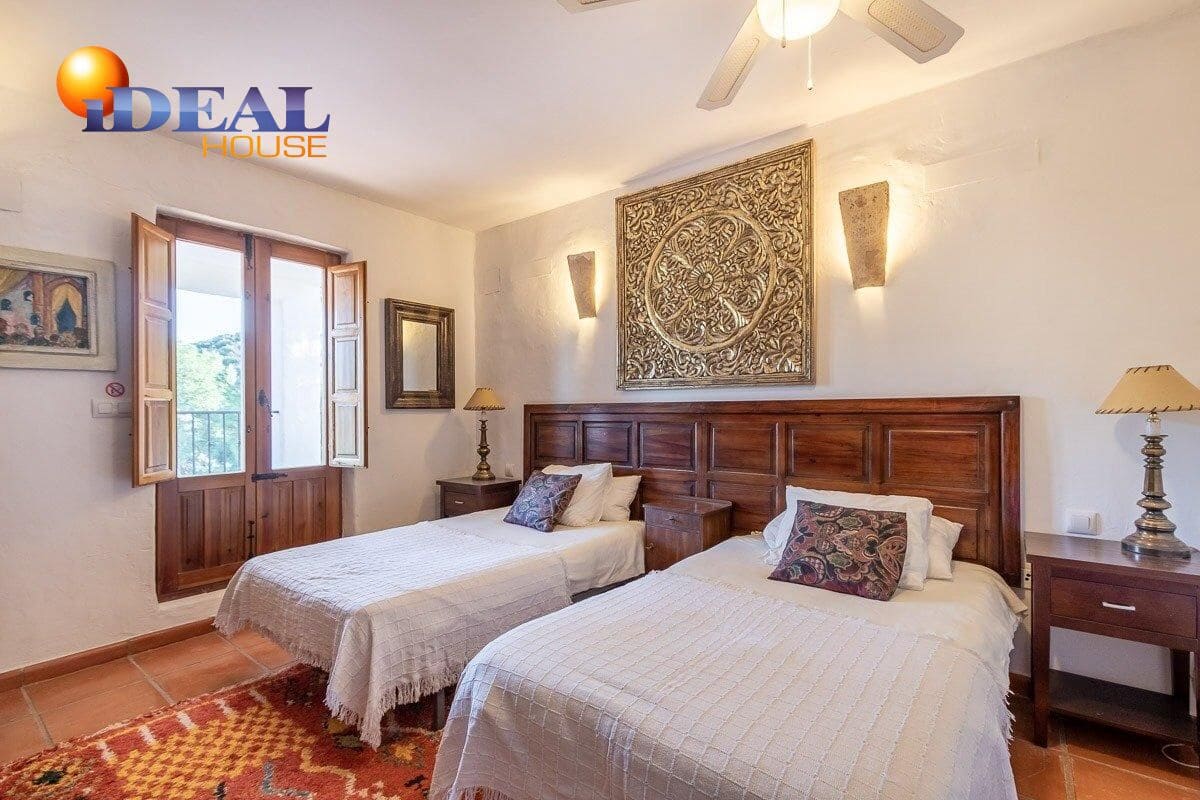 14 chambre Villa/Maison à vendre à Alcaudete avec piscine garage - 1 190 000 € (Ref: 9571104)