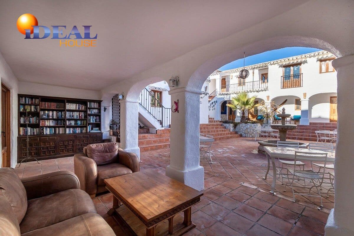 14 chambre Villa/Maison à vendre à Alcaudete avec piscine garage - 1 190 000 € (Ref: 9571104)