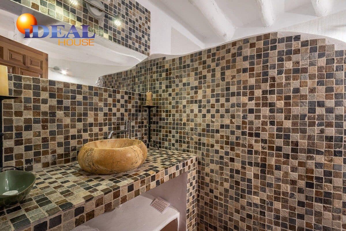 14 chambre Villa/Maison à vendre à Alcaudete avec piscine garage - 1 190 000 € (Ref: 9571104)