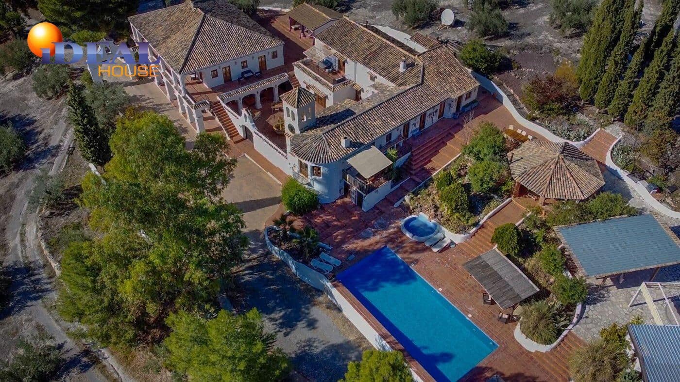 14 chambre Villa/Maison à vendre à Alcaudete avec piscine garage - 1 190 000 € (Ref: 9571104)