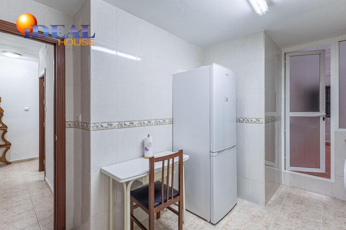 3 soveværelse Lejlighed til salg i Granada by - € 230.000 (Ref: 9571105)