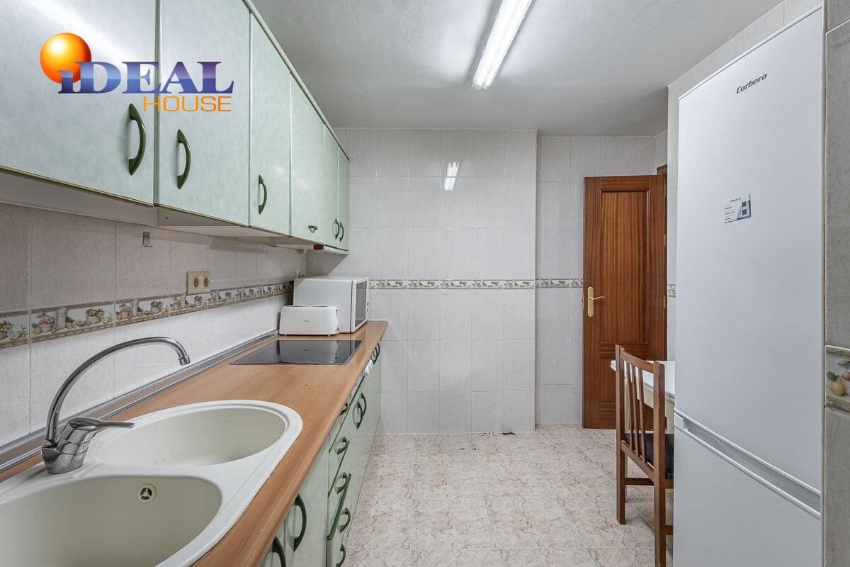 3 soveværelse Lejlighed til salg i Granada by - € 230.000 (Ref: 9571105)