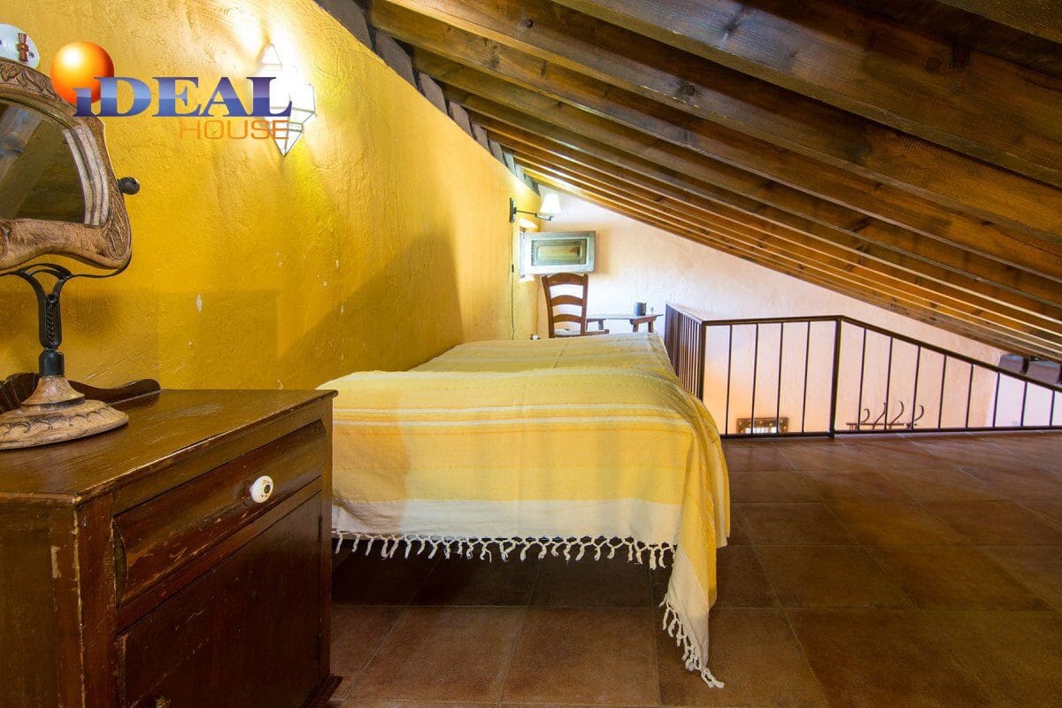 5 sovrum Villa till salu i Huetor Tajar med pool - 450 000 € (Ref: 9571106)