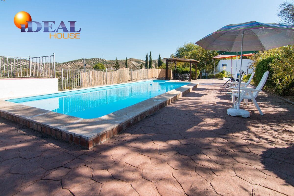 5 sovrum Villa till salu i Huetor Tajar med pool - 450 000 € (Ref: 9571106)