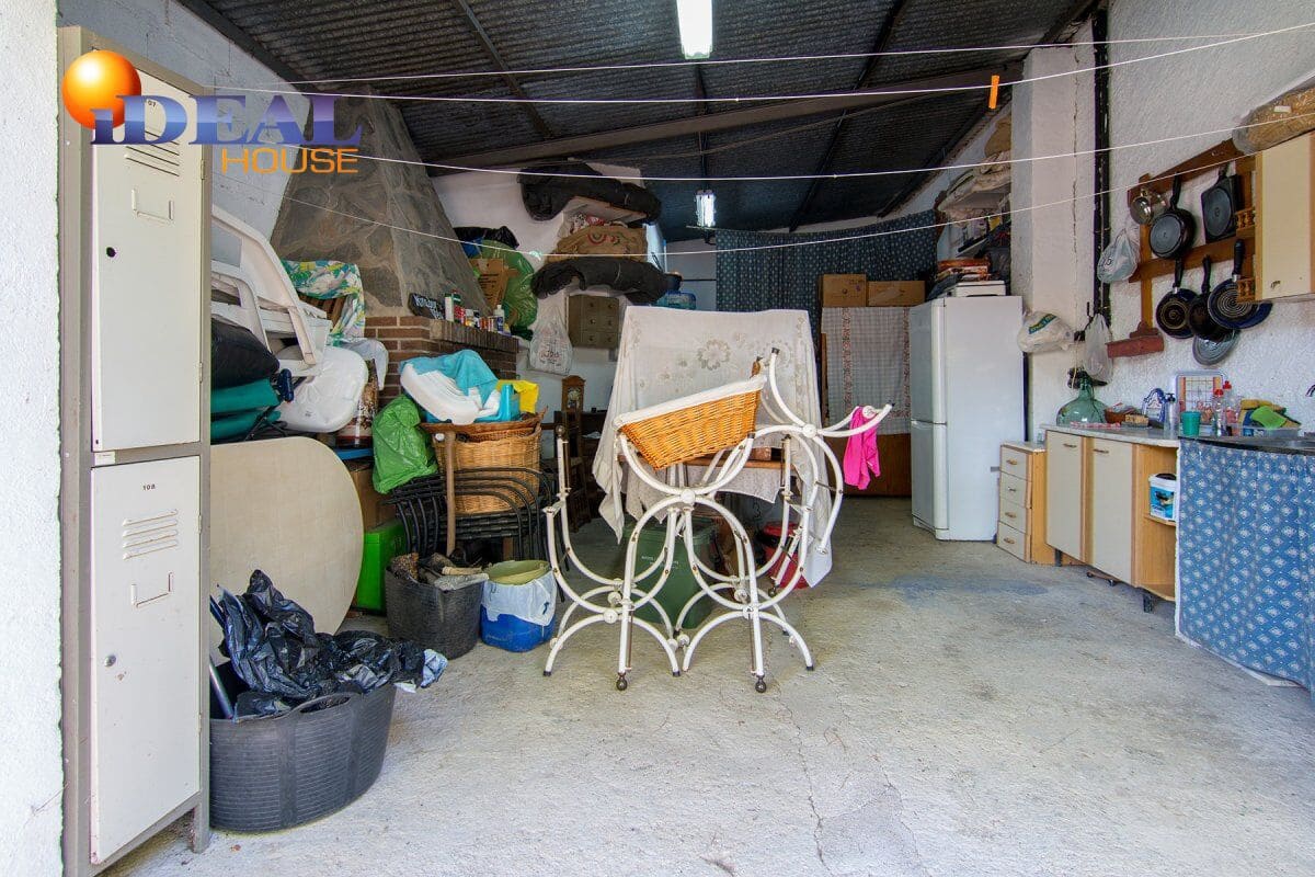 5 sovrum Villa till salu i Huetor Tajar med pool - 450 000 € (Ref: 9571106)