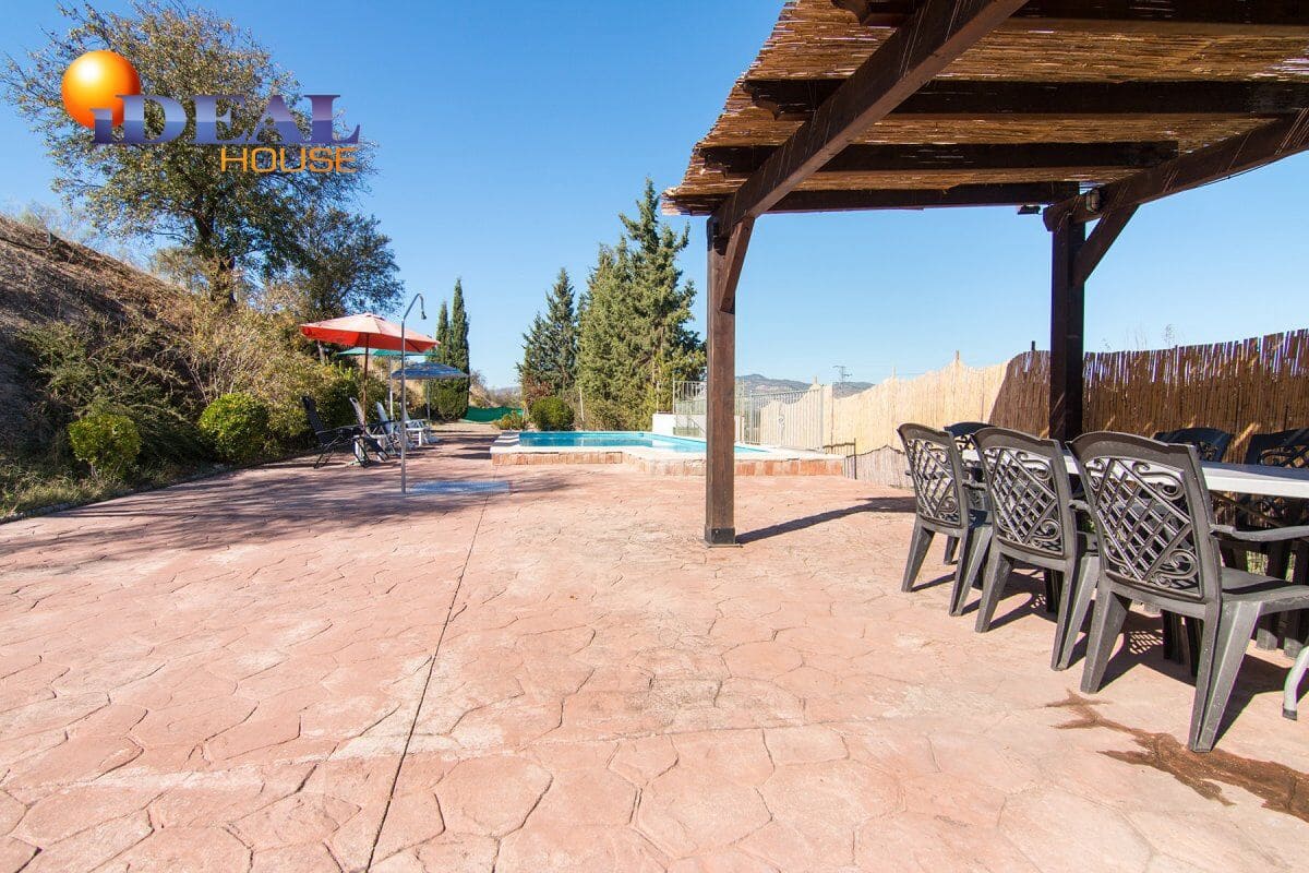 5 sovrum Villa till salu i Huetor Tajar med pool - 450 000 € (Ref: 9571106)