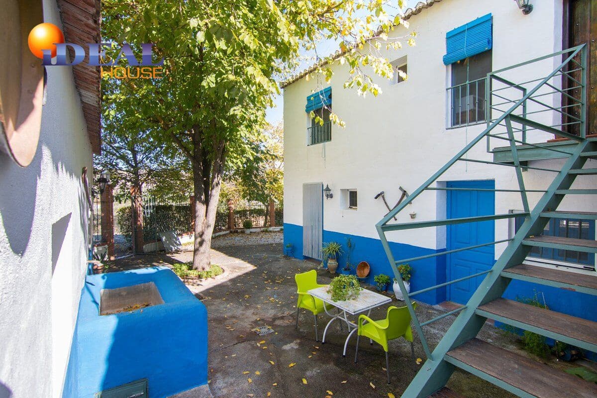 5 sovrum Villa till salu i Huetor Tajar med pool - 450 000 € (Ref: 9571106)