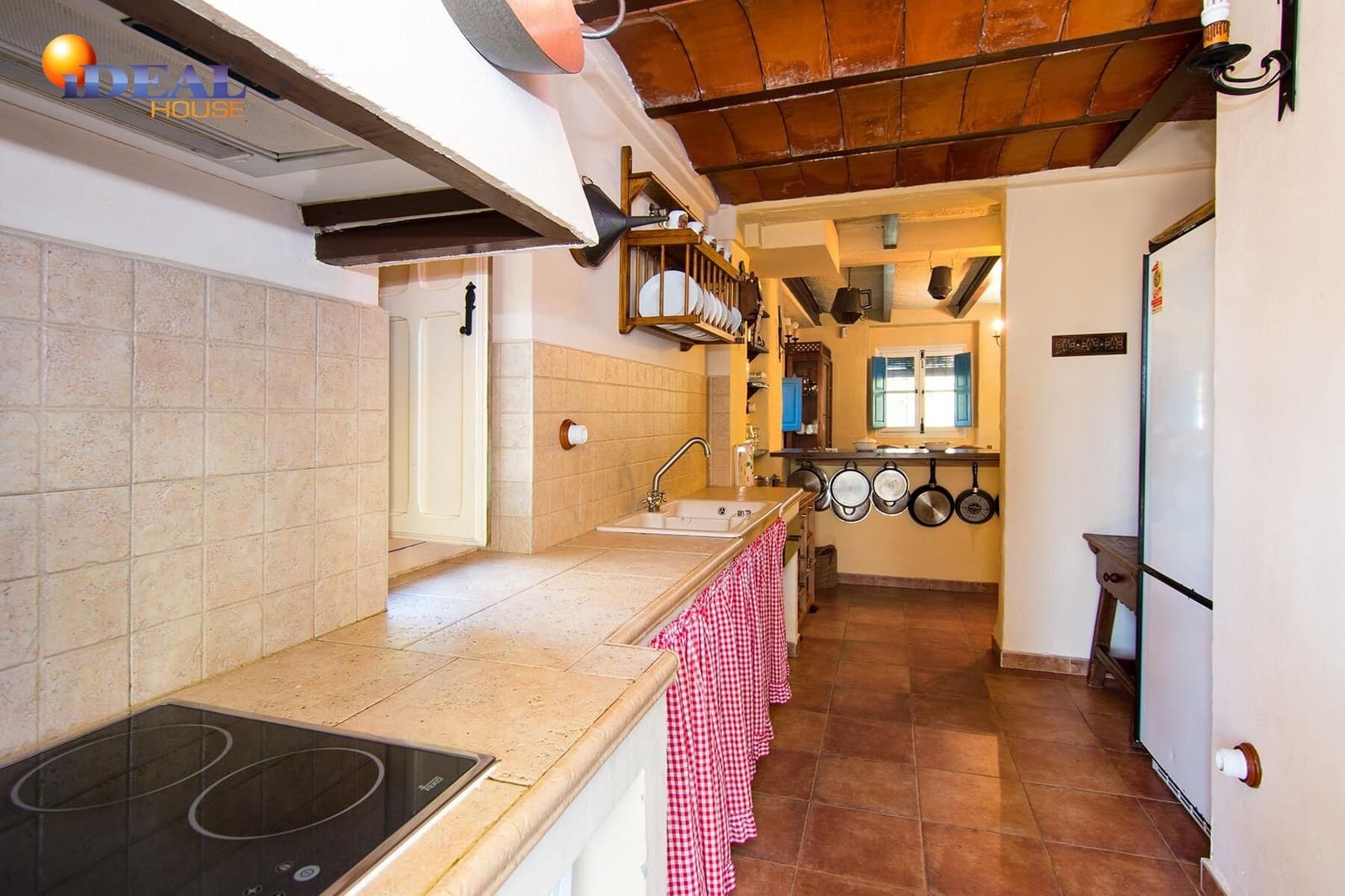 5 sovrum Villa till salu i Huetor Tajar med pool - 450 000 € (Ref: 9571106)