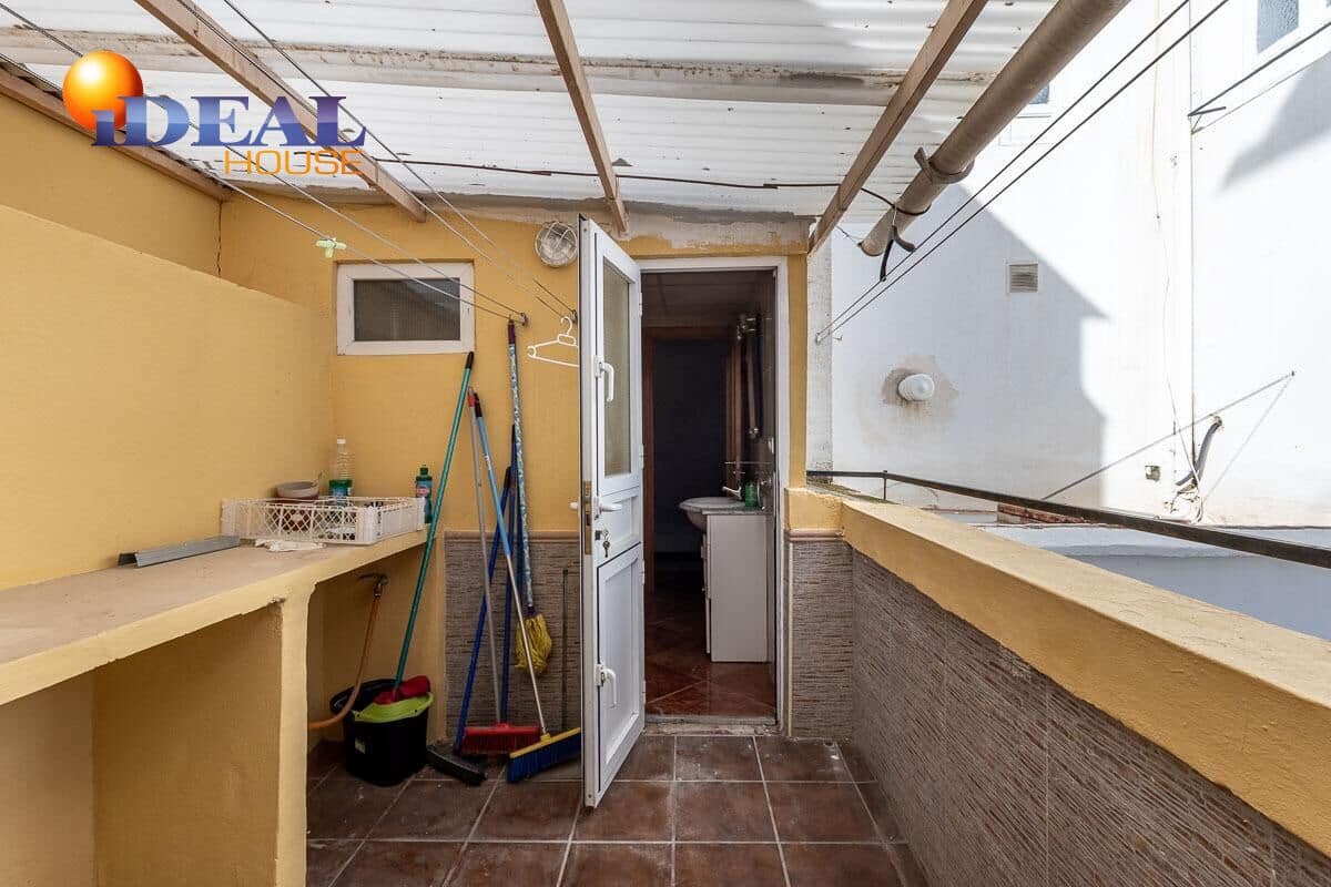 2 soveværelse Lejlighed til salg i Granada by - € 375.000 (Ref: 9571108)