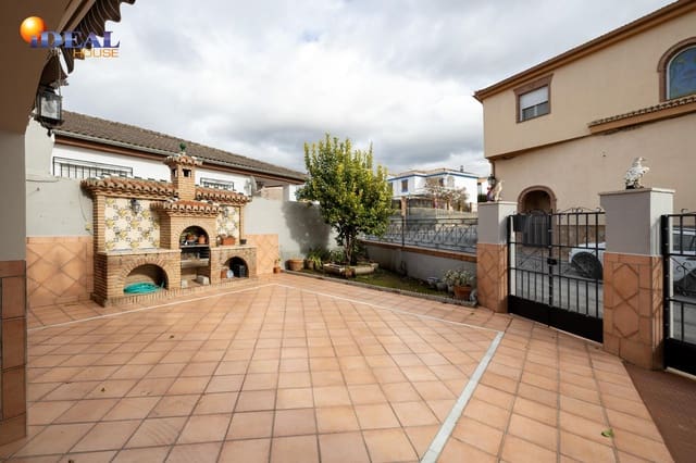 4 sovrum Villa till salu i La Zubia med pool - 375 000 € (Ref: 9571110)