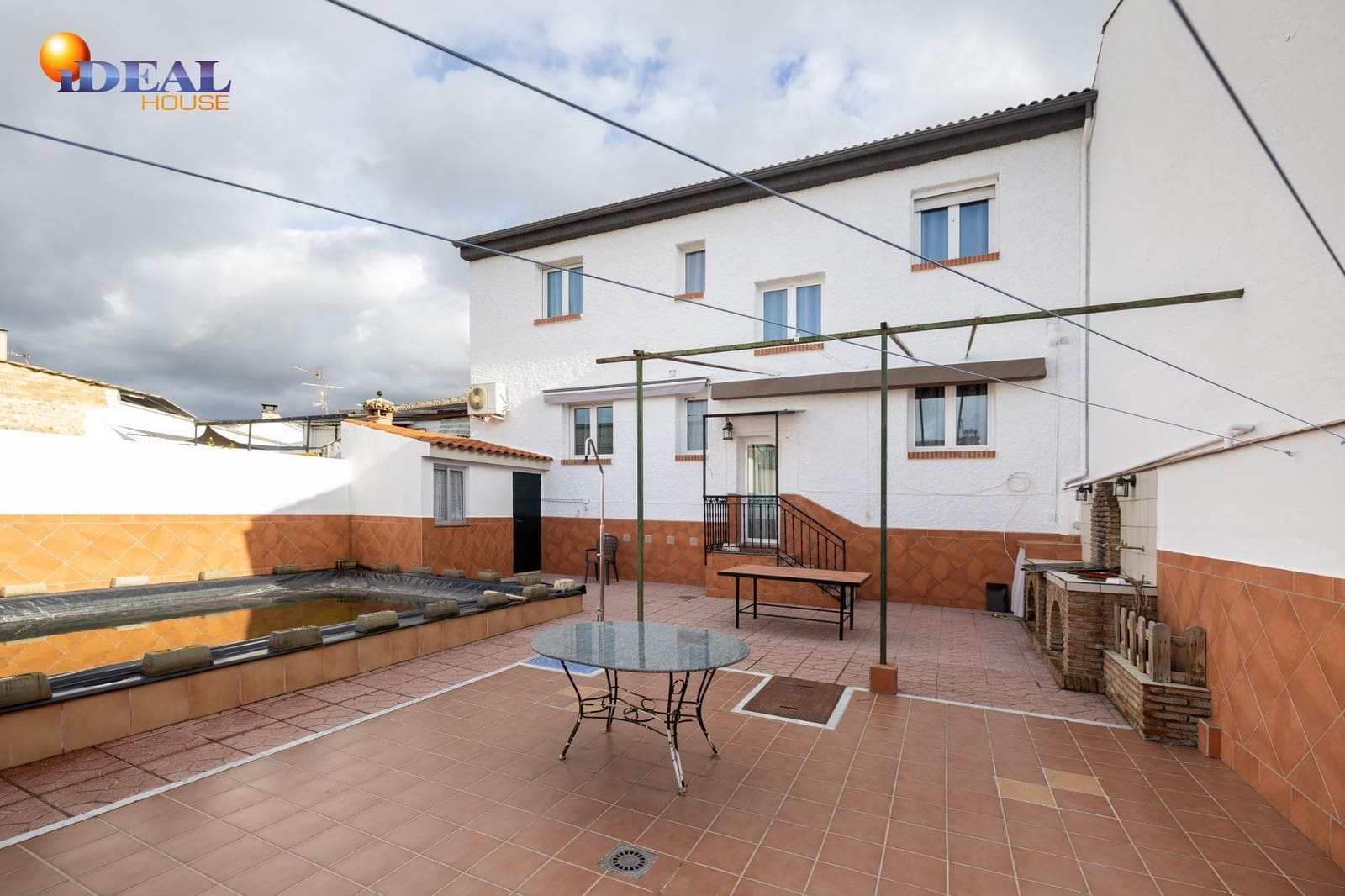 4 sovrum Villa till salu i La Zubia med pool - 375 000 € (Ref: 9571110)