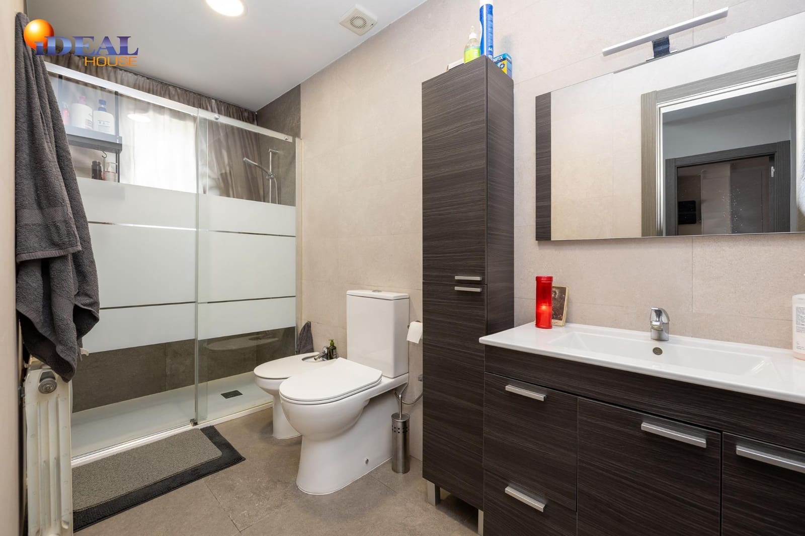 4 sovrum Villa till salu i La Zubia med pool - 375 000 € (Ref: 9571110)