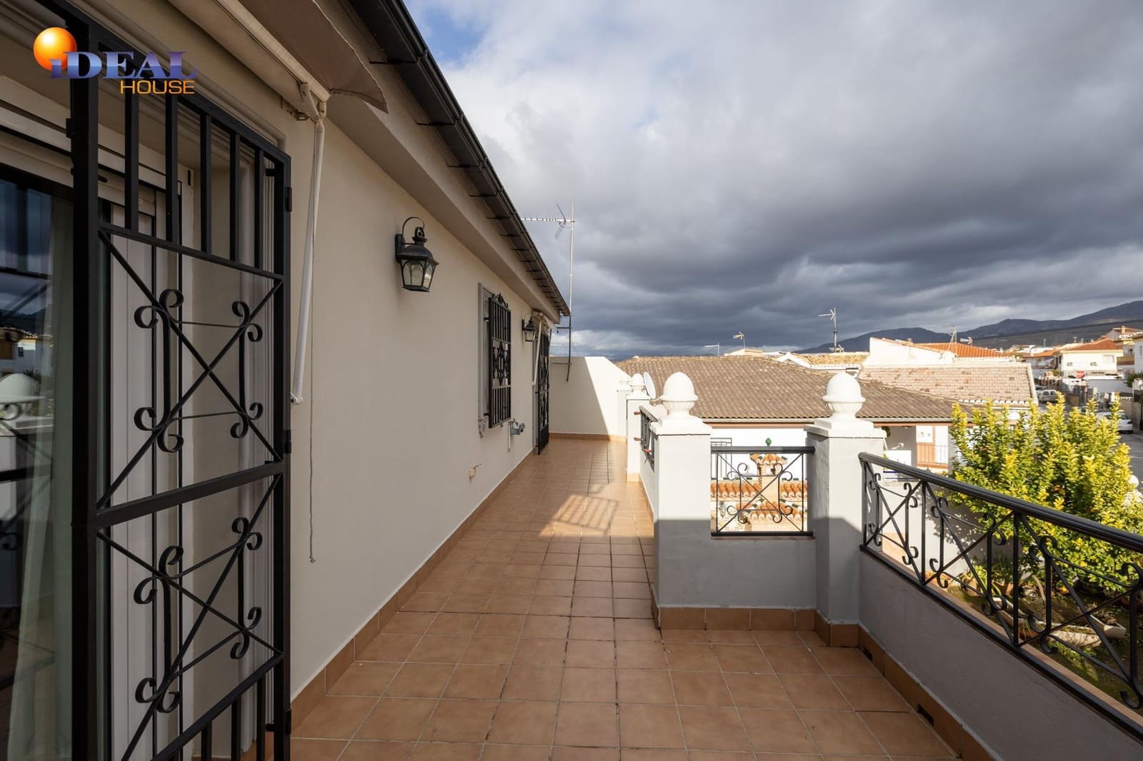 4 sovrum Villa till salu i La Zubia med pool - 375 000 € (Ref: 9571110)