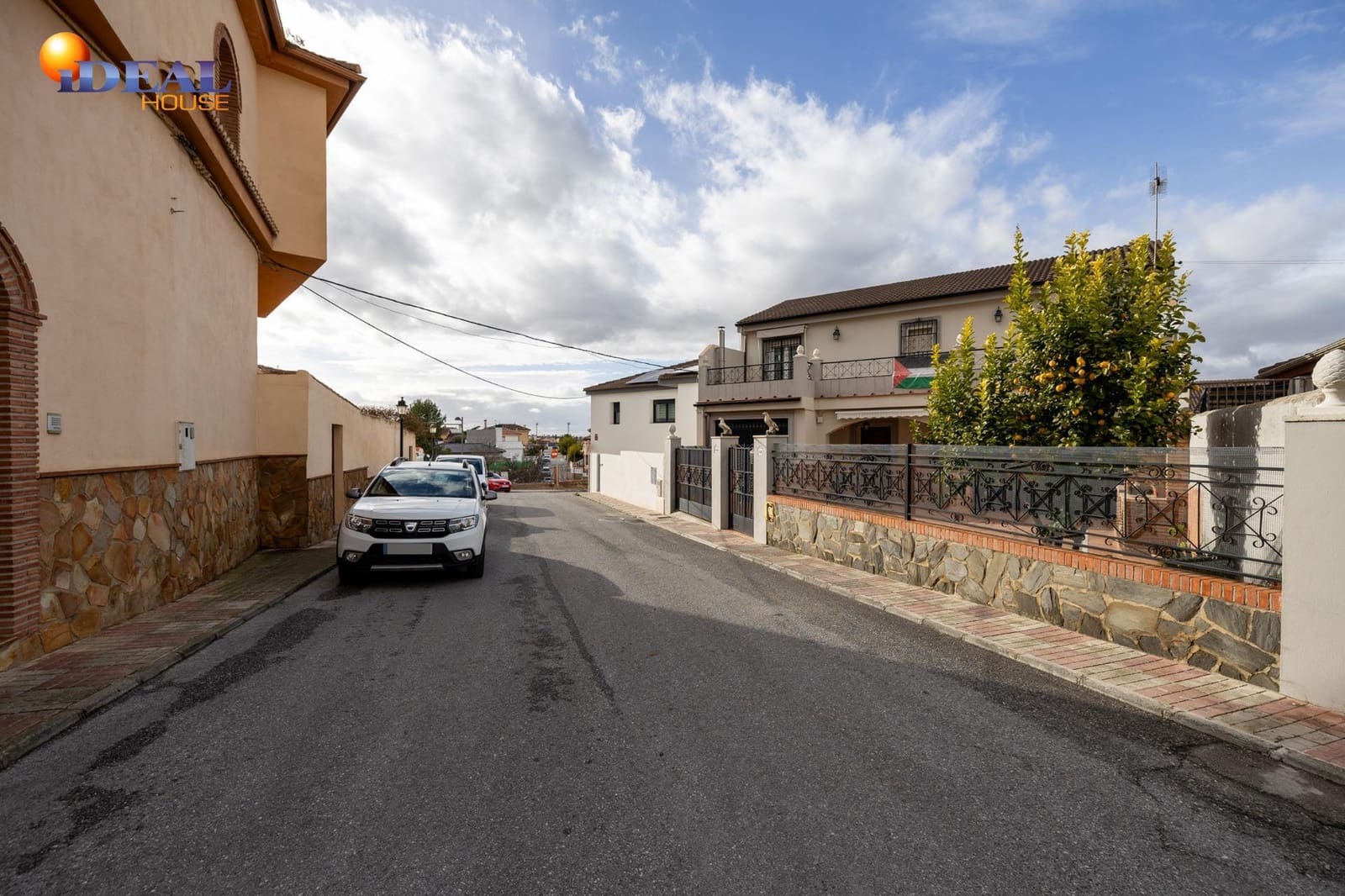 4 sovrum Villa till salu i La Zubia med pool - 375 000 € (Ref: 9571110)