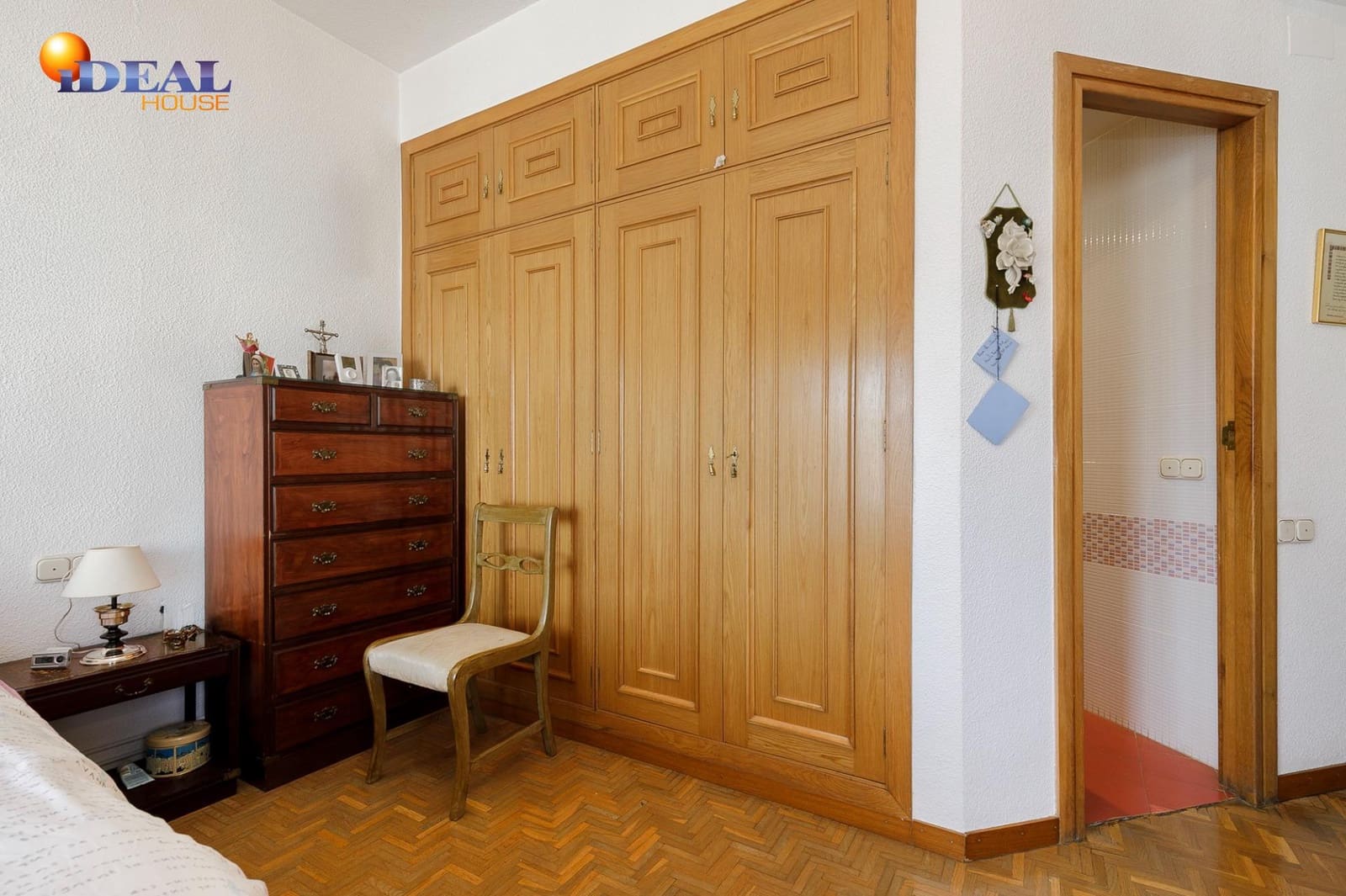 Chalet de 4 habitaciones en Granada ciudad en venta - 735.000 € (Ref: 9582891)