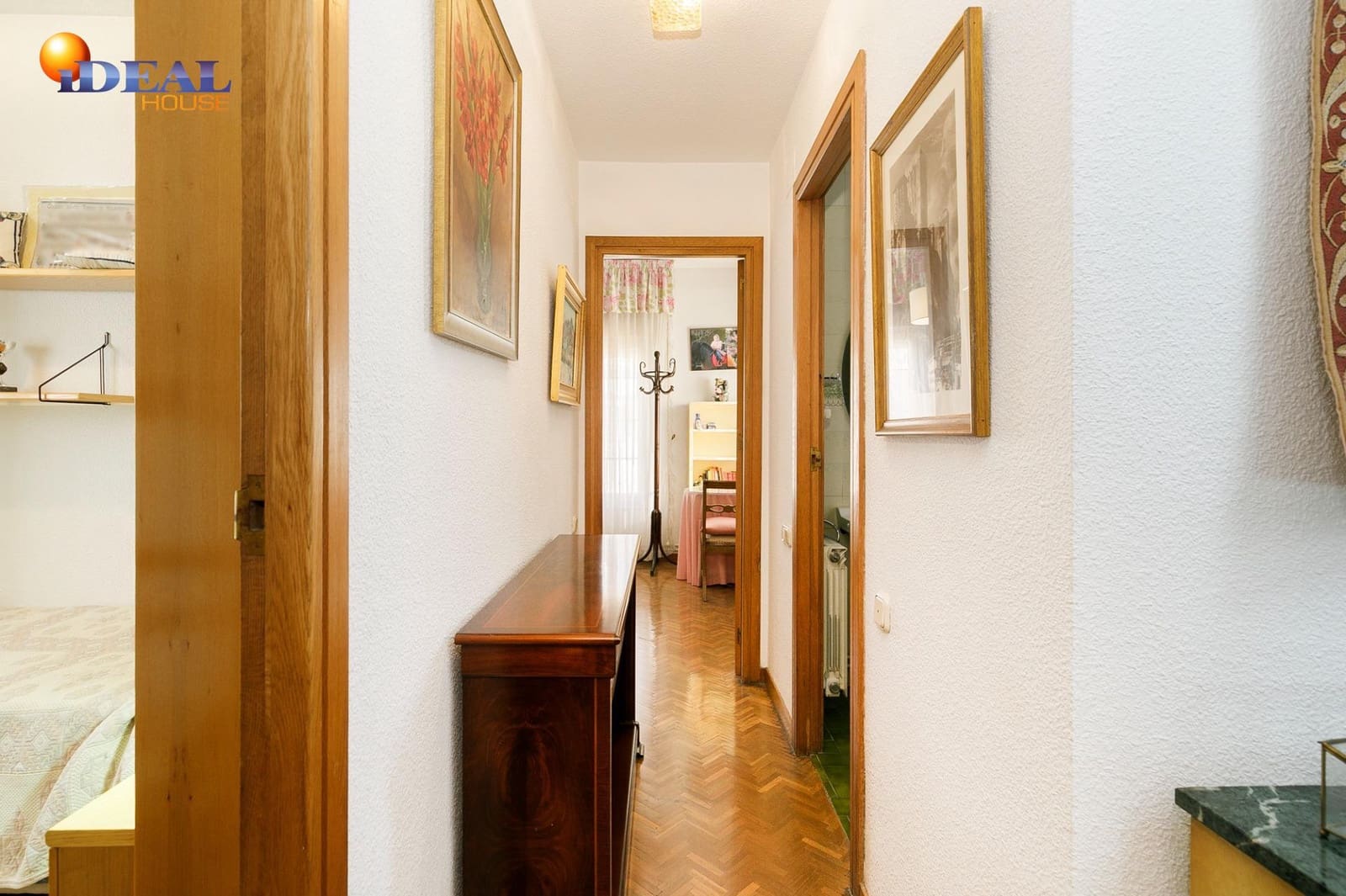 Chalet de 4 habitaciones en Granada ciudad en venta - 735.000 € (Ref: 9582891)