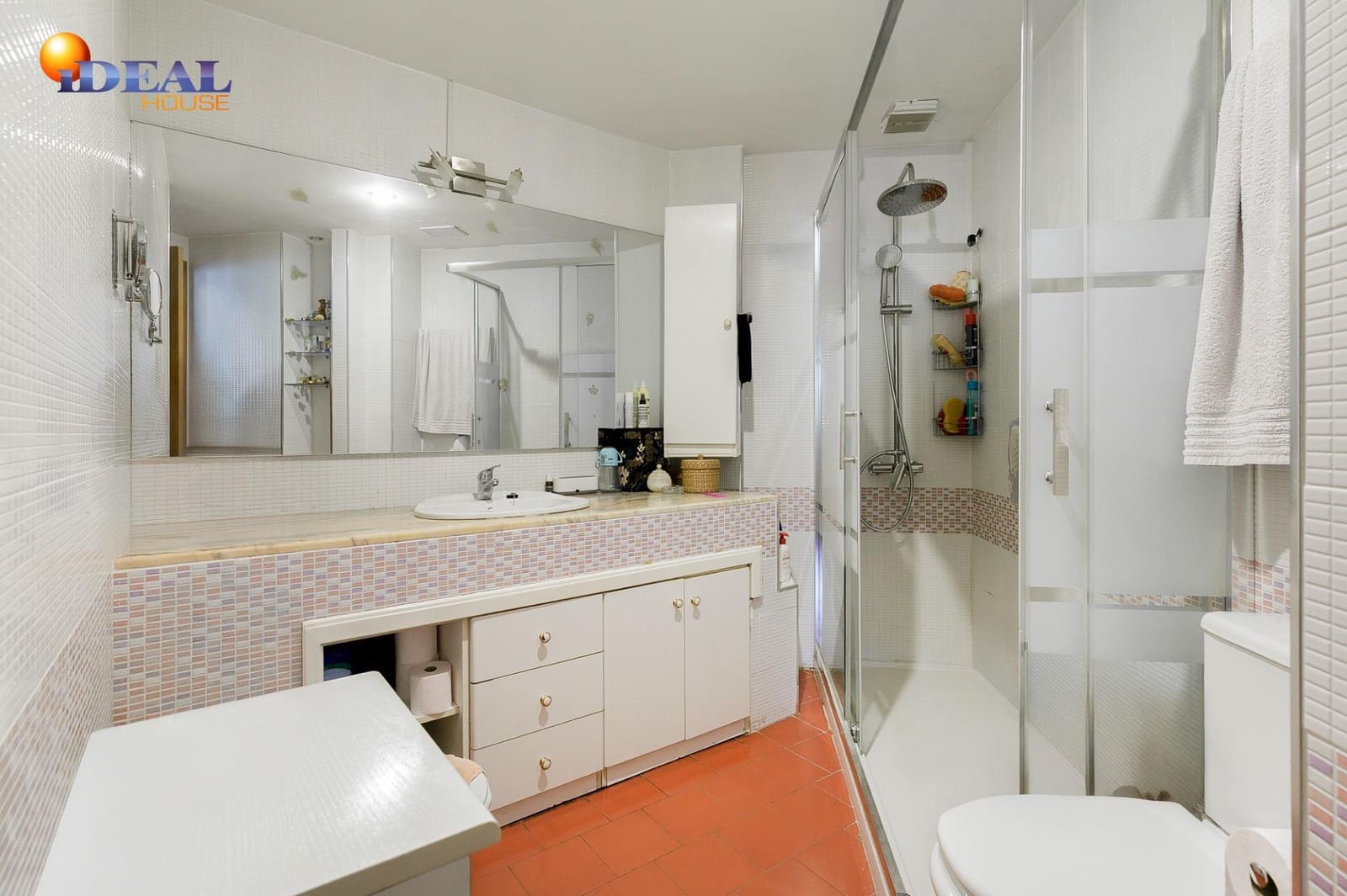 Chalet de 4 habitaciones en Granada ciudad en venta - 735.000 € (Ref: 9582891)