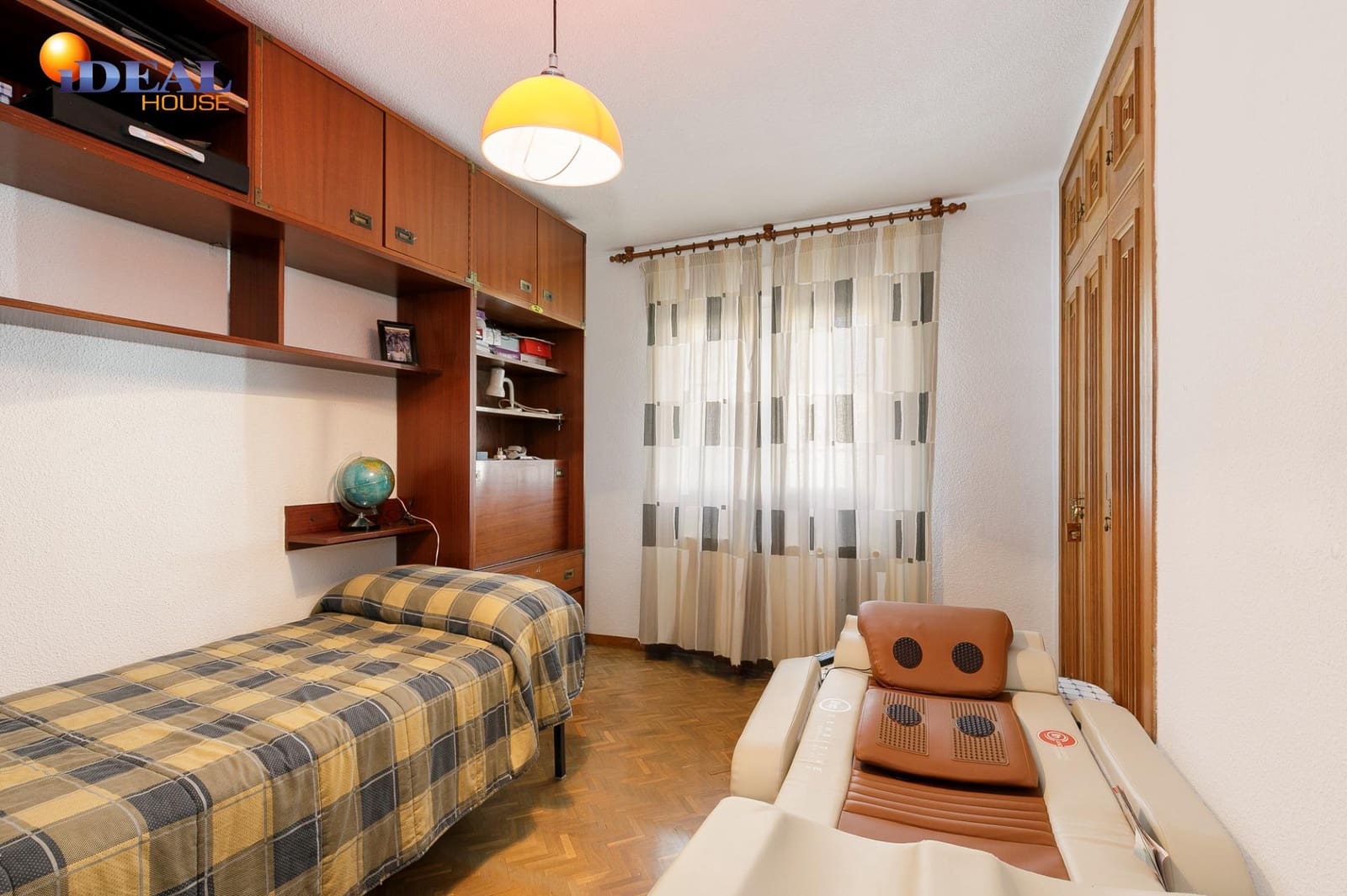 Chalet de 4 habitaciones en Granada ciudad en venta - 735.000 € (Ref: 9582891)