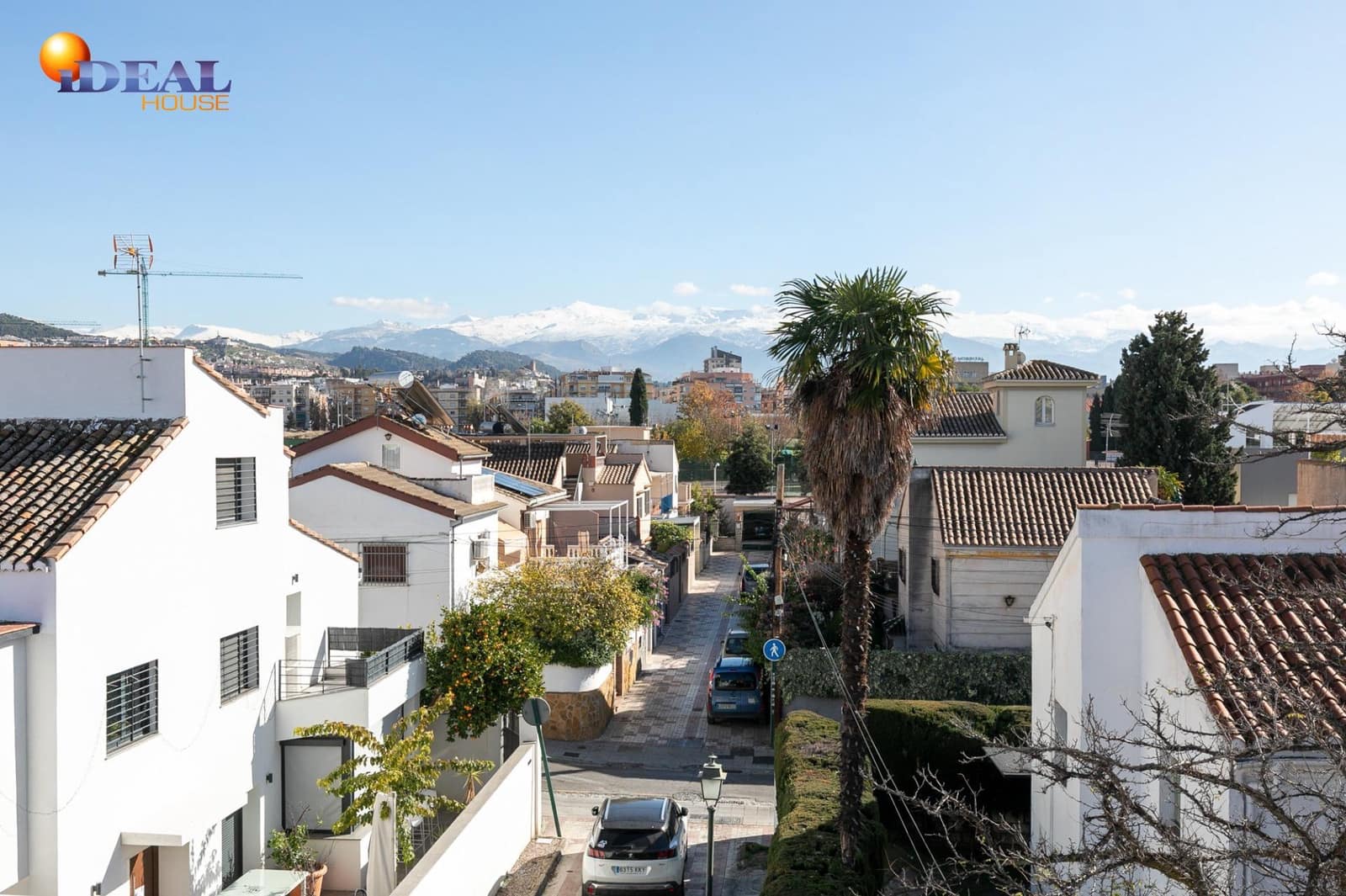 Chalet de 4 habitaciones en Granada ciudad en venta - 735.000 € (Ref: 9582891)