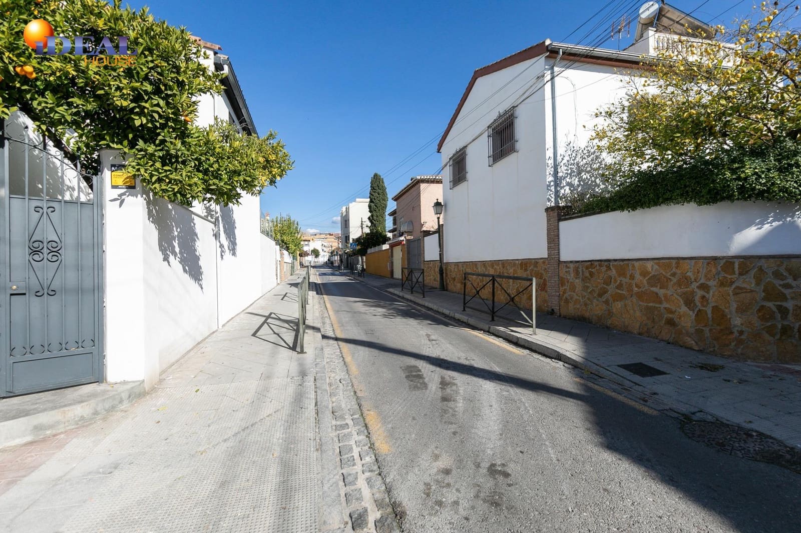 Chalet de 4 habitaciones en Granada ciudad en venta - 735.000 € (Ref: 9582891)