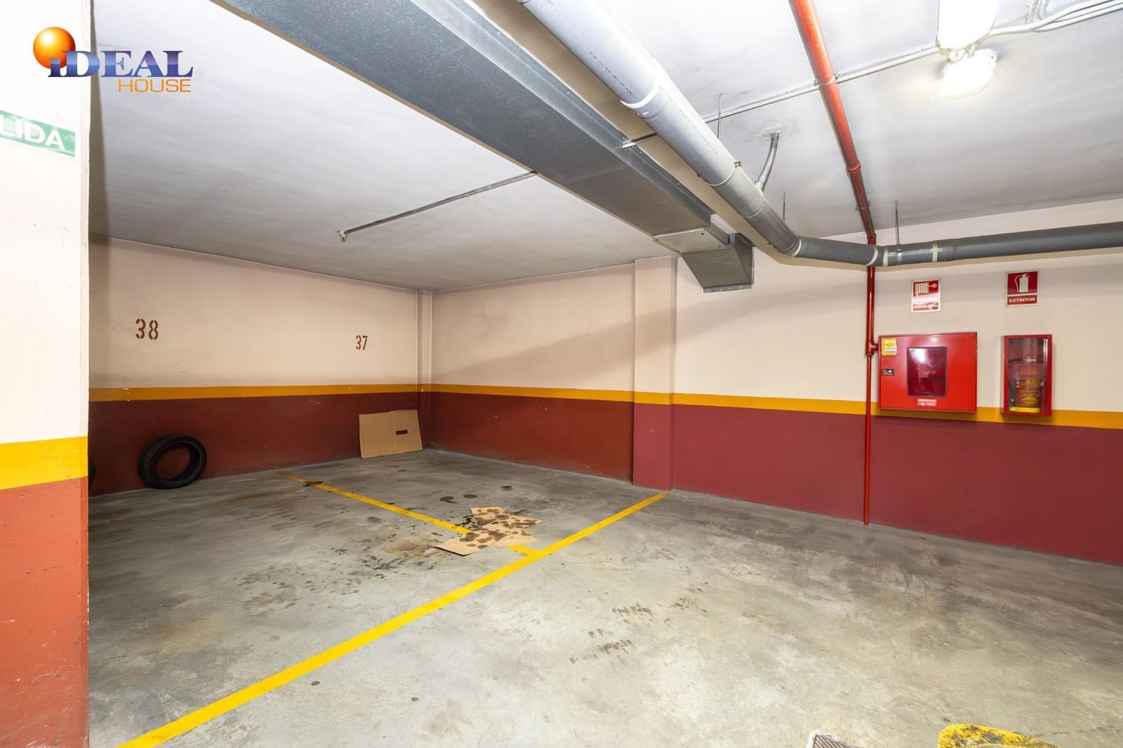 Garage til salg i Granada by - € 49.900 (Ref: 9582892)