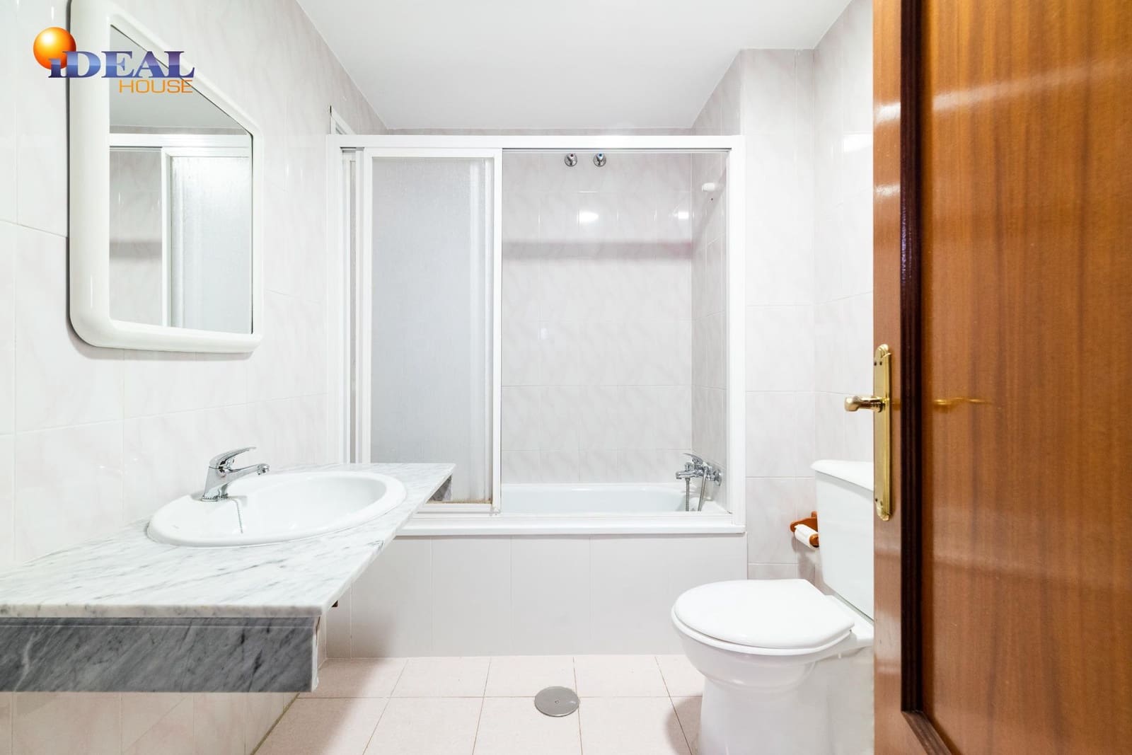 2 bedroom Flat for sale in Calahonda - € 175,000 (Ref: 9582893)