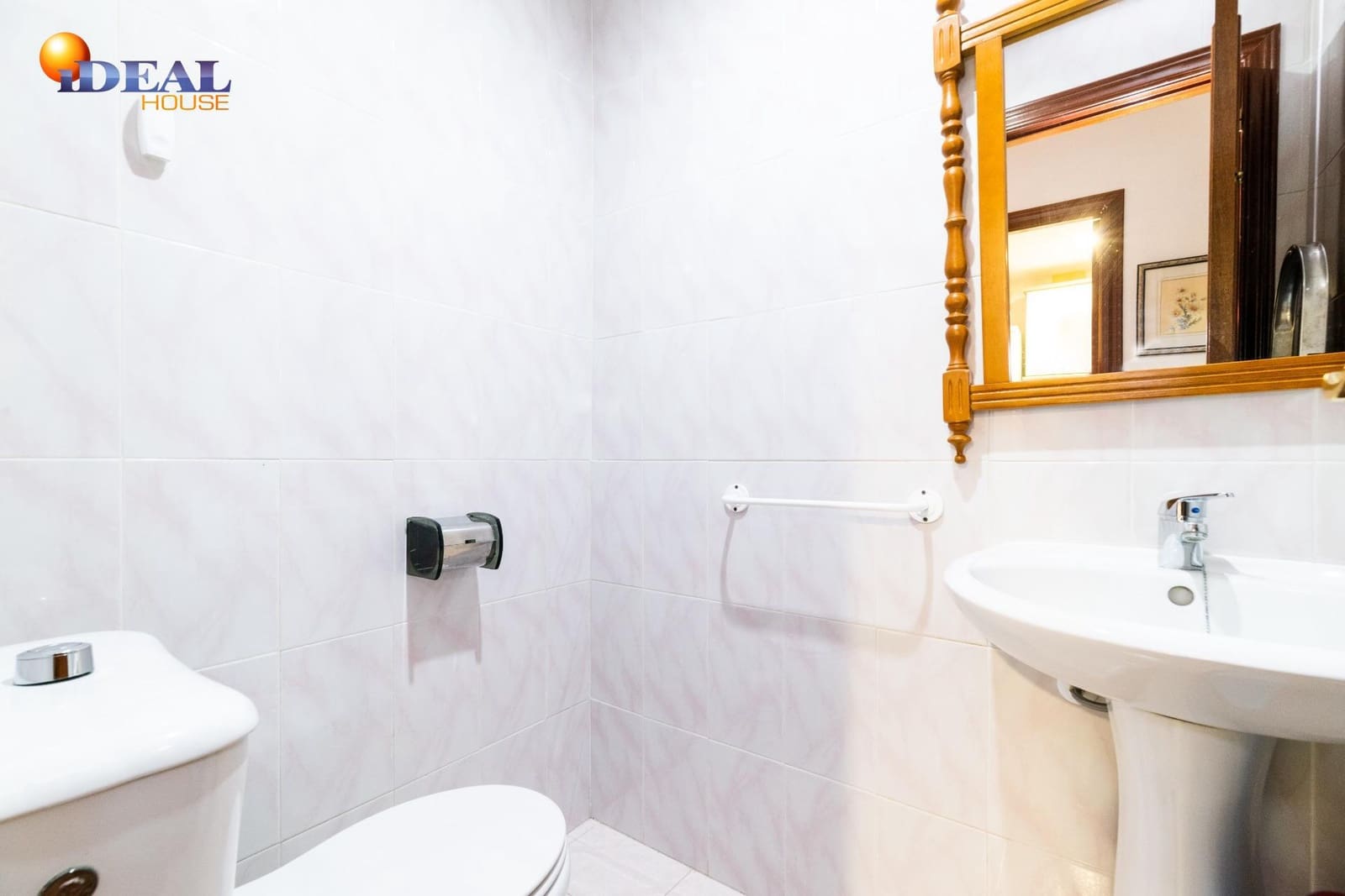 2 bedroom Flat for sale in Calahonda - € 175,000 (Ref: 9582893)