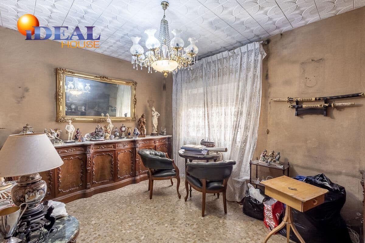 3 slaapkamer Rijtjeshuis te koop in Granada stad met garage - € 398.000 (Ref: 9586381)