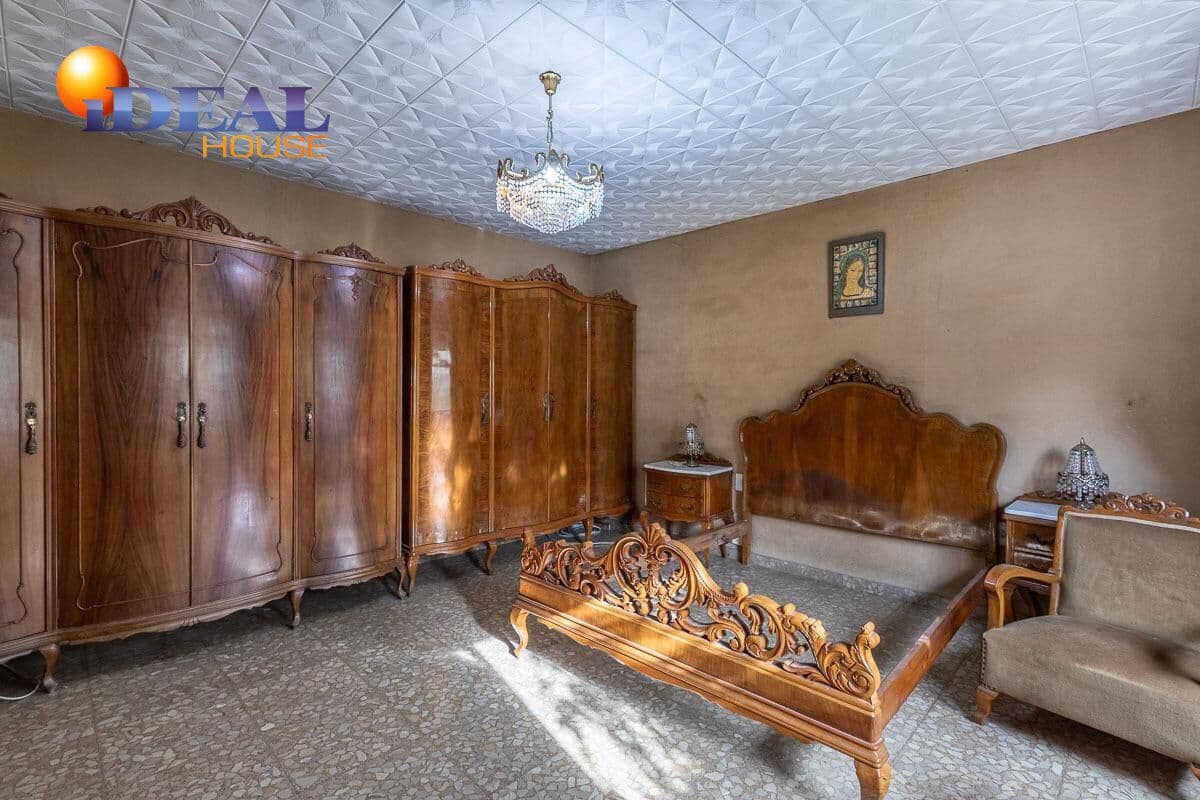 3 slaapkamer Rijtjeshuis te koop in Granada stad met garage - € 398.000 (Ref: 9586381)