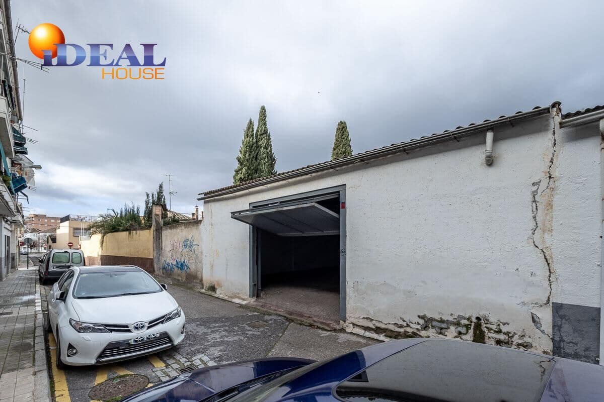 3 slaapkamer Rijtjeshuis te koop in Granada stad met garage - € 398.000 (Ref: 9586381)