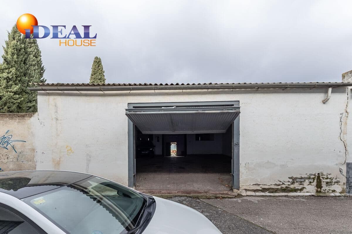 3 slaapkamer Rijtjeshuis te koop in Granada stad met garage - € 398.000 (Ref: 9586381)
