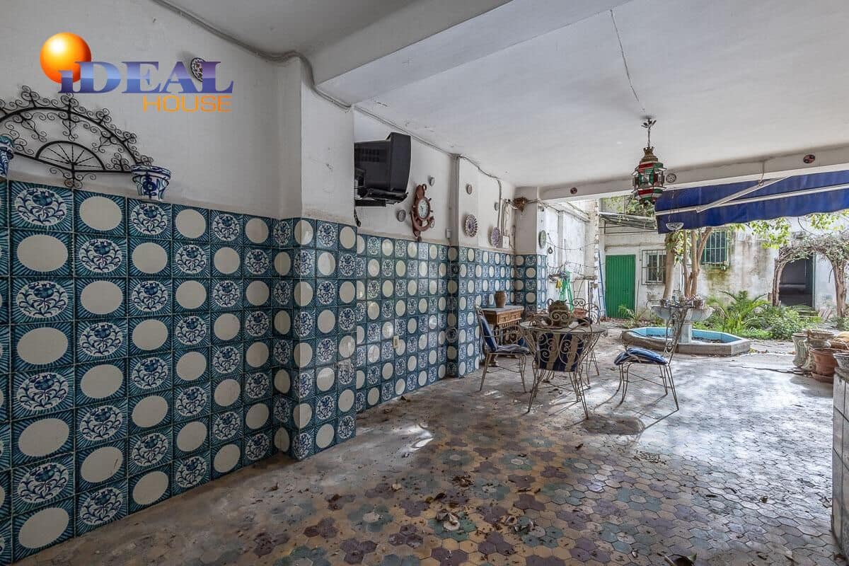 3 slaapkamer Rijtjeshuis te koop in Granada stad met garage - € 398.000 (Ref: 9586381)