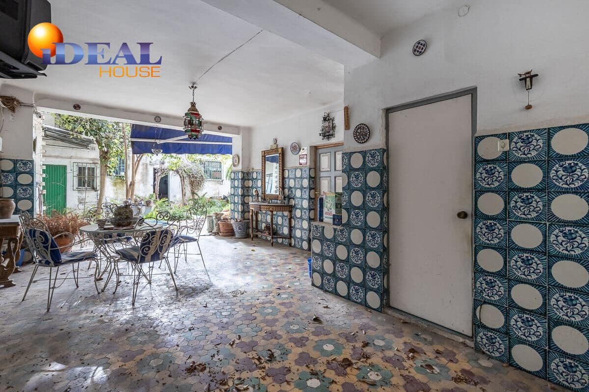 3 slaapkamer Rijtjeshuis te koop in Granada stad met garage - € 398.000 (Ref: 9586381)