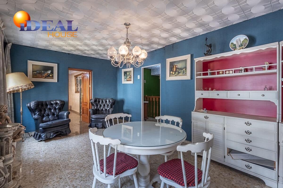 3 slaapkamer Rijtjeshuis te koop in Granada stad met garage - € 398.000 (Ref: 9586381)
