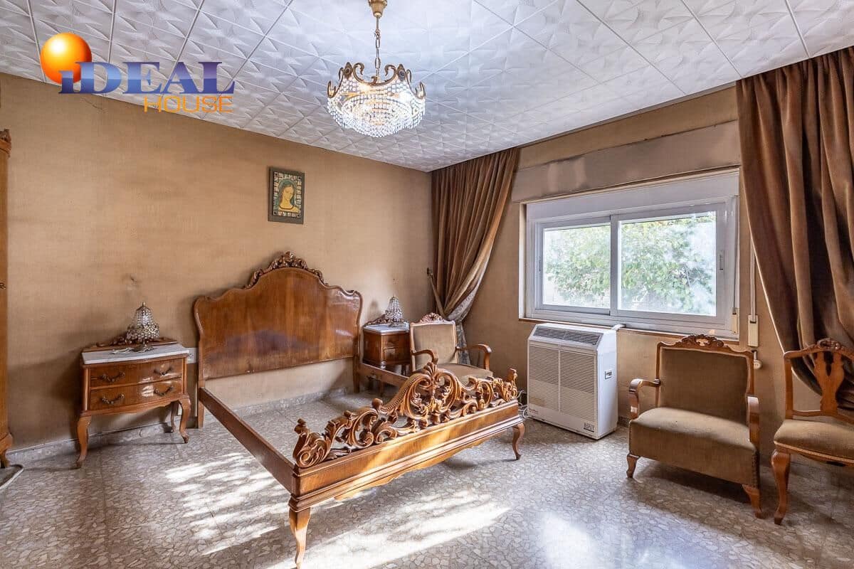 3 slaapkamer Rijtjeshuis te koop in Granada stad met garage - € 398.000 (Ref: 9586381)