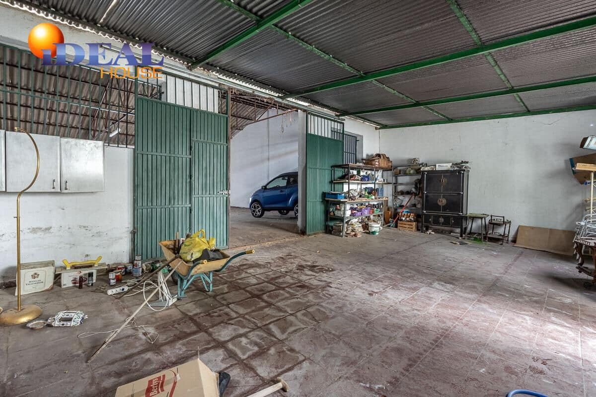 3 slaapkamer Rijtjeshuis te koop in Granada stad met garage - € 398.000 (Ref: 9586381)
