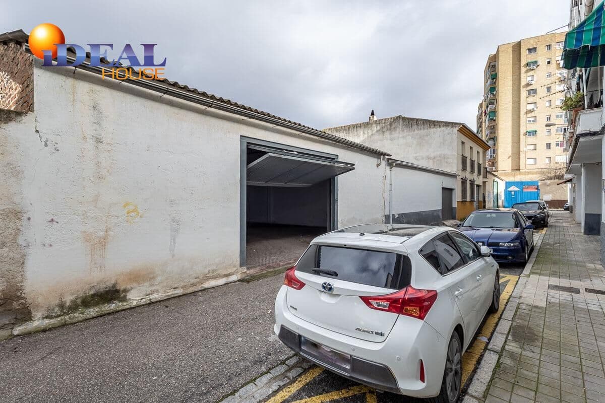 3 slaapkamer Rijtjeshuis te koop in Granada stad met garage - € 398.000 (Ref: 9586381)